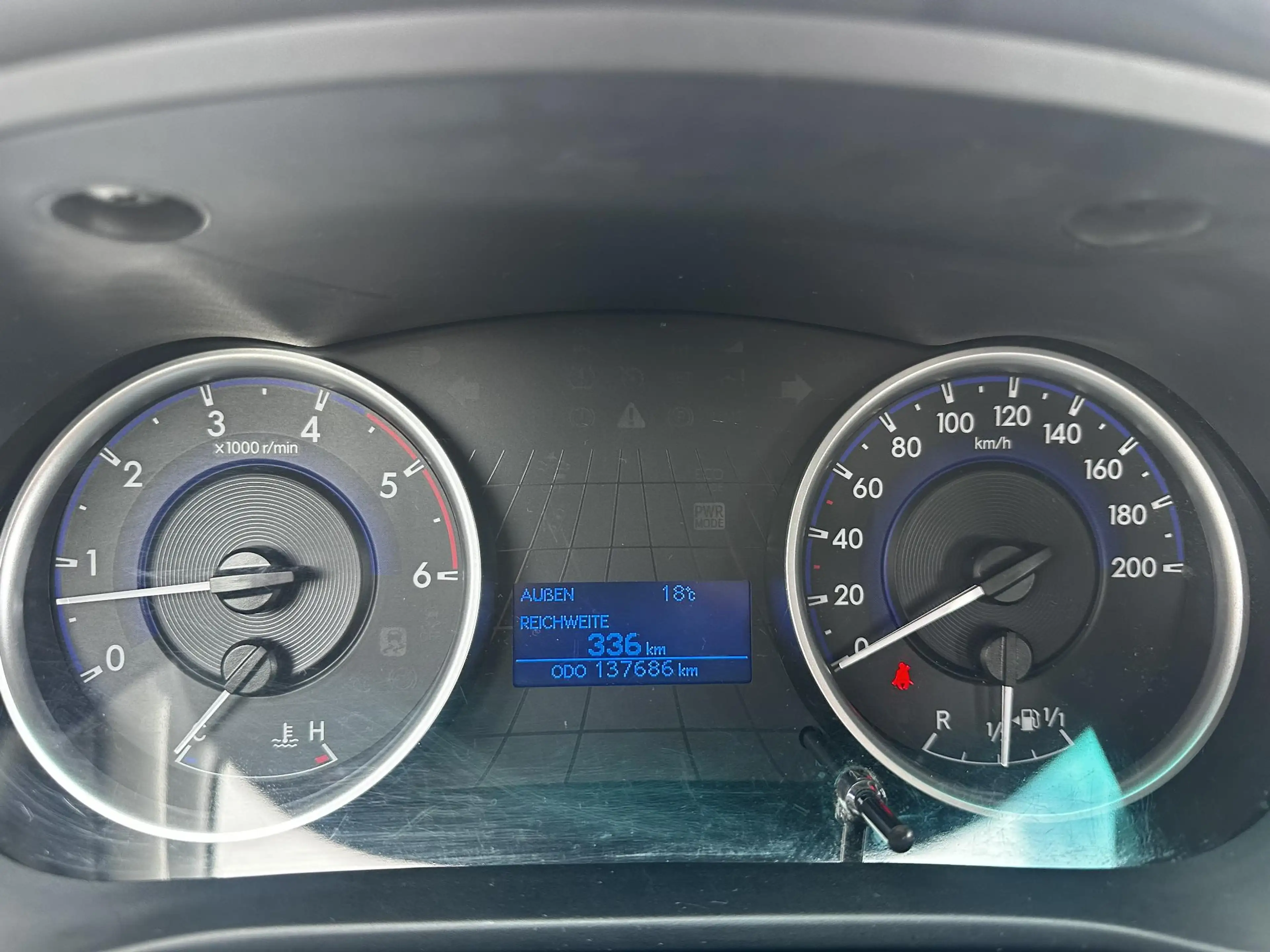 Toyota Hilux 2.4 D-4D Double Cab Cool Comfort — photo 4