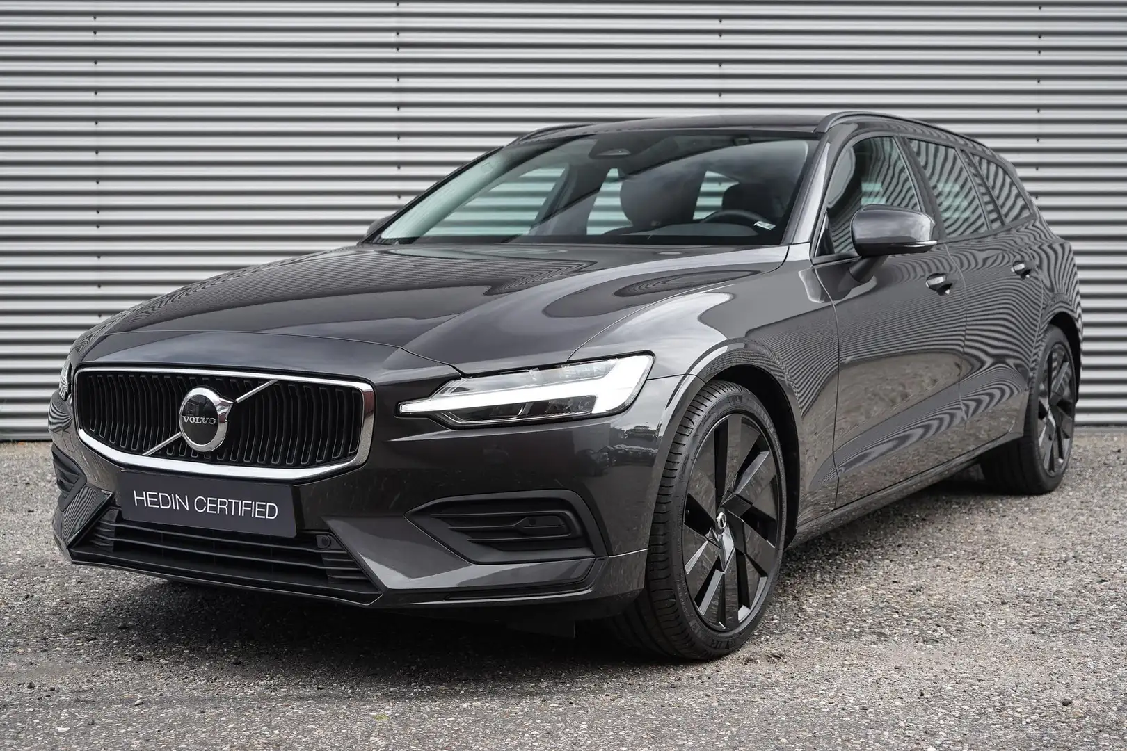 Volvo V60 B3 Mild Hybride | Adaptive Cruise & Pilot Assist | Grijs - 1