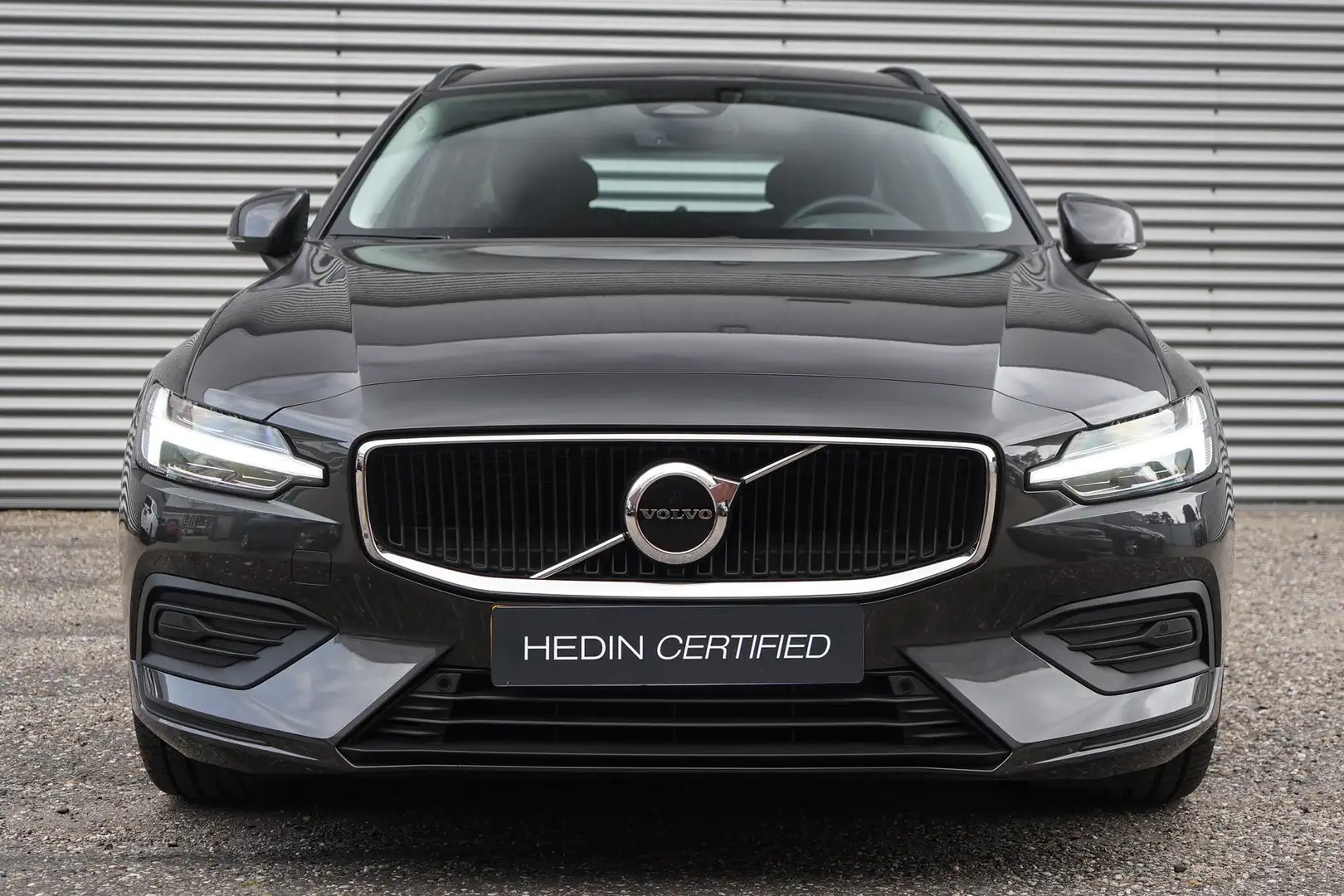Volvo V60 B3 Mild Hybride | Adaptive Cruise & Pilot Assist | Grijs - 2