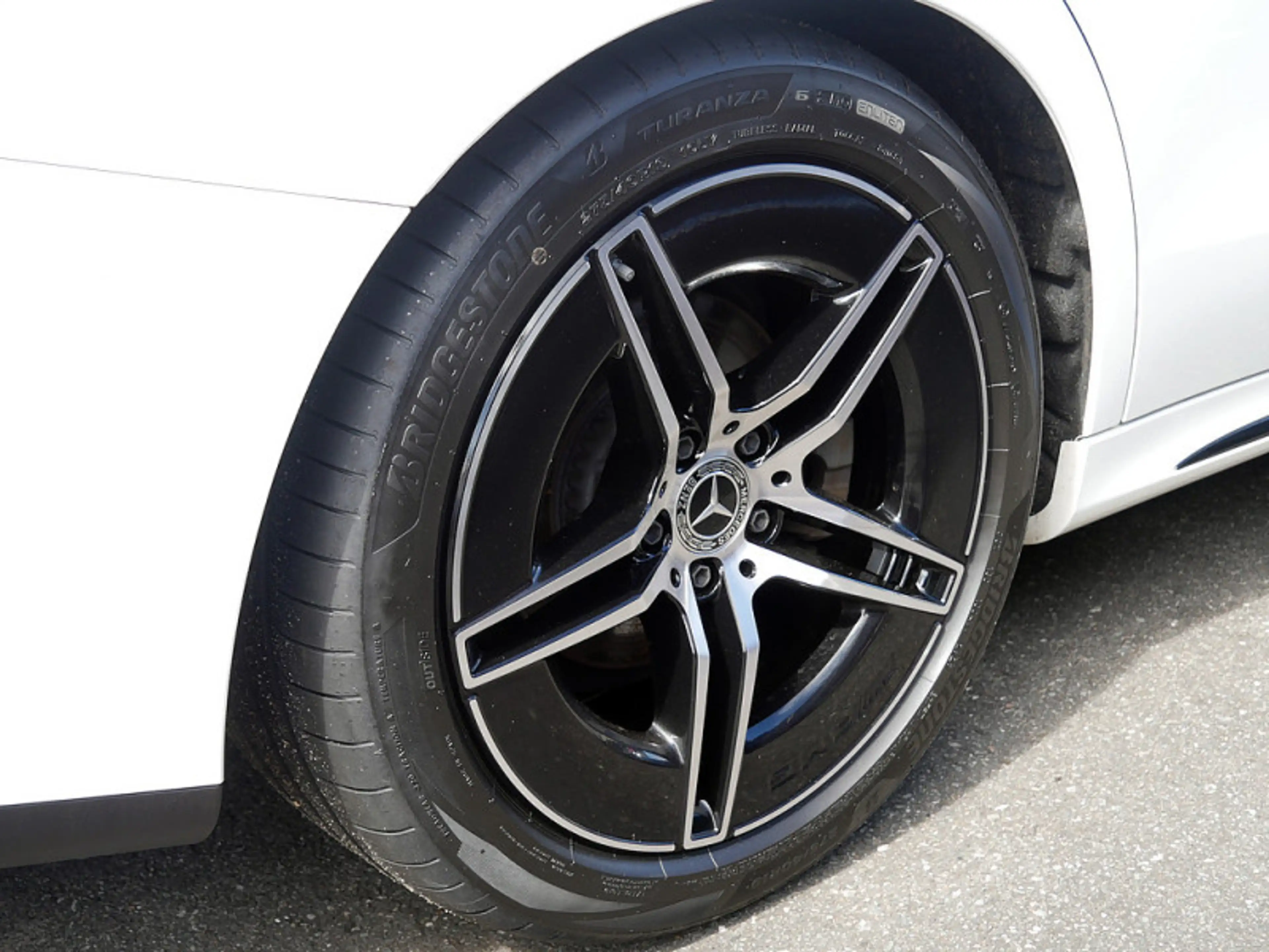 Mercedes-Benz E 200 T , AMG NIGHT AHK DISTR KAMERA PANO SPUR — photo 11