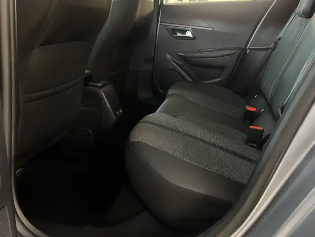 Peugeot 208 view 7