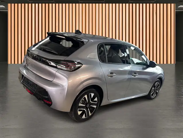 Peugeot 208 view 4