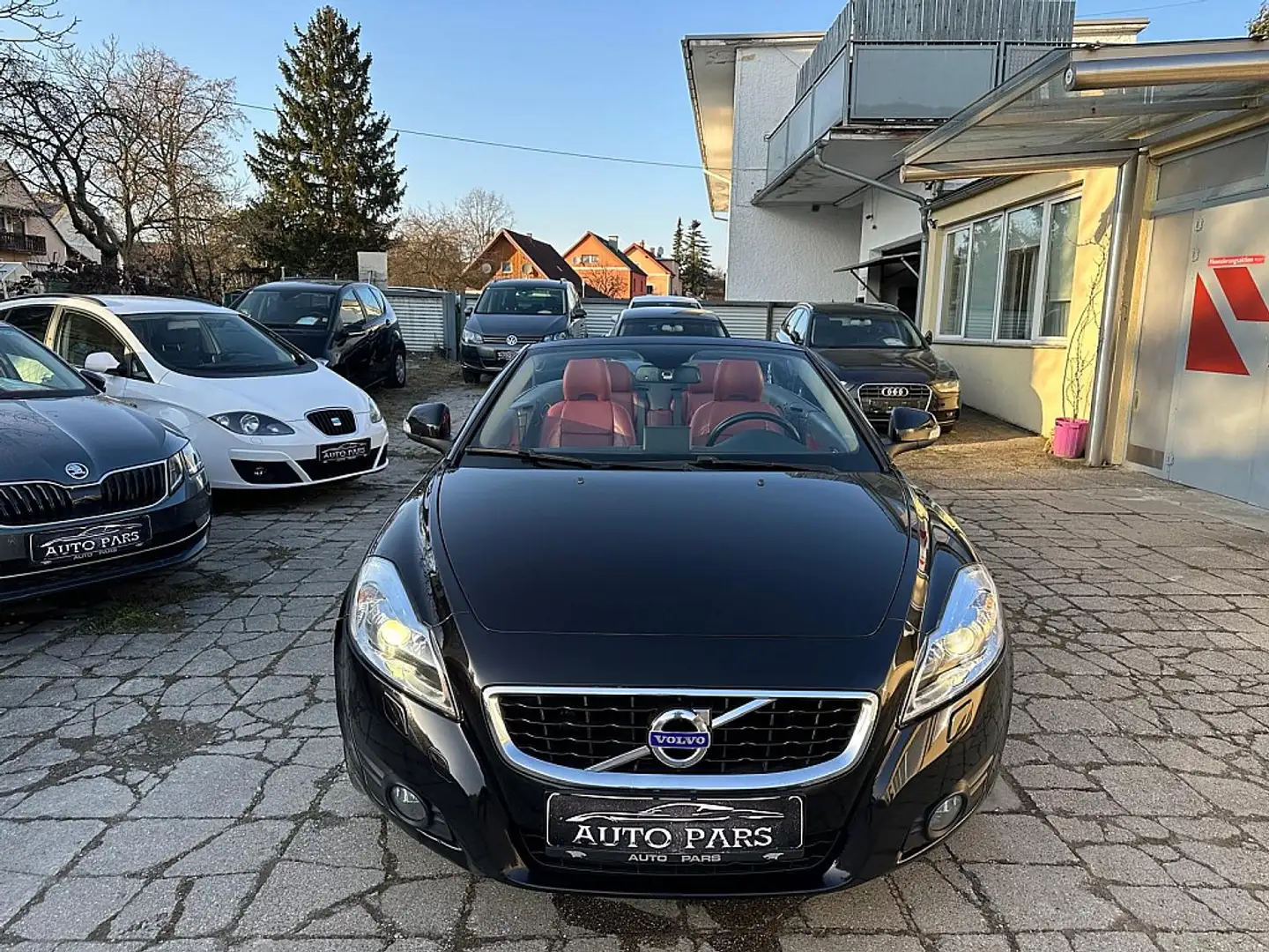 Volvo C70 D3 Summum Cabrio-Hardtop-1.BESITZ-LEDER-NAVI-1/... Černá - 2