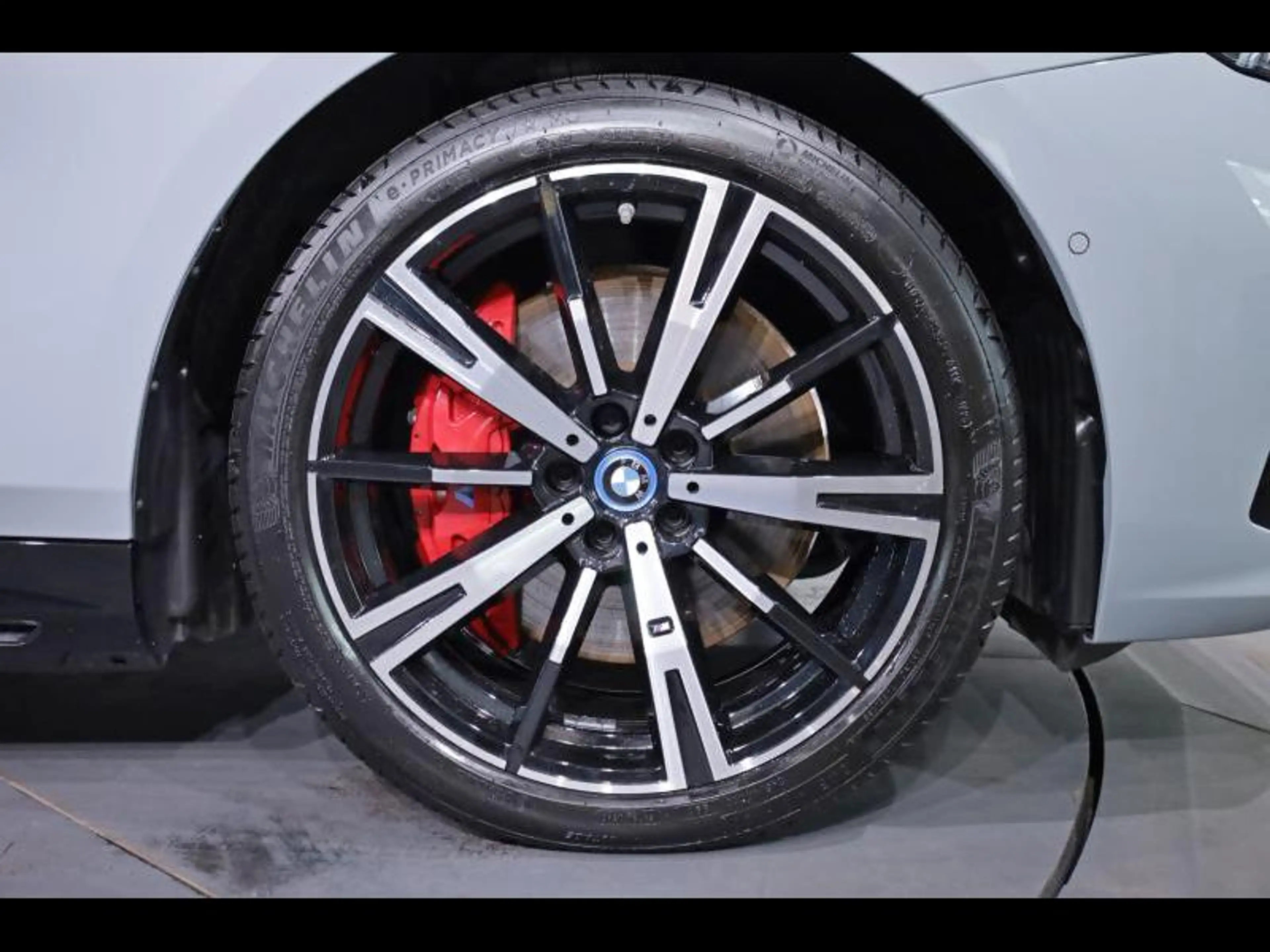 BMW i5 eDrive40 Touring Kit M Sport — photo 8