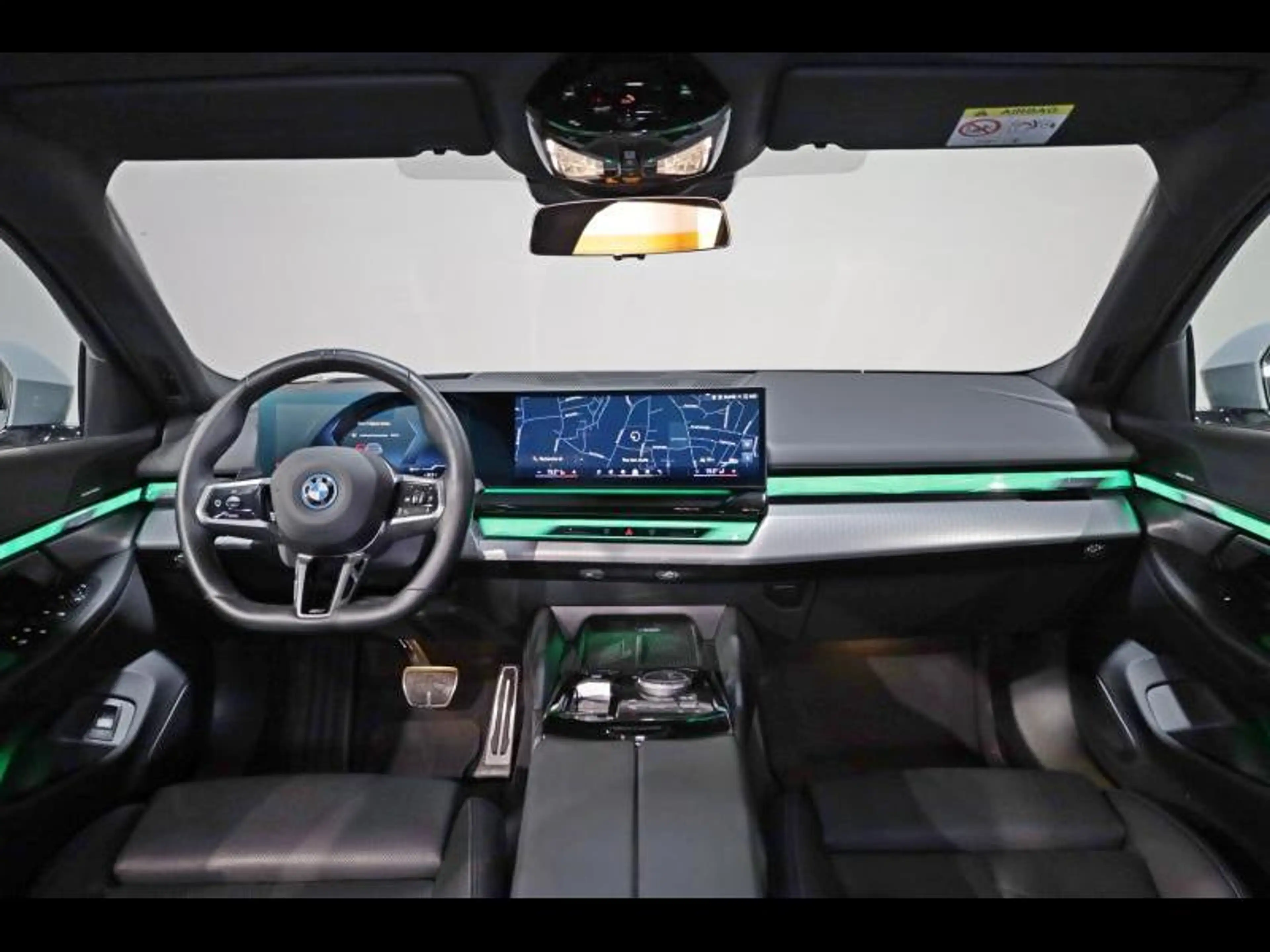 BMW i5 eDrive40 Touring Kit M Sport — photo 7