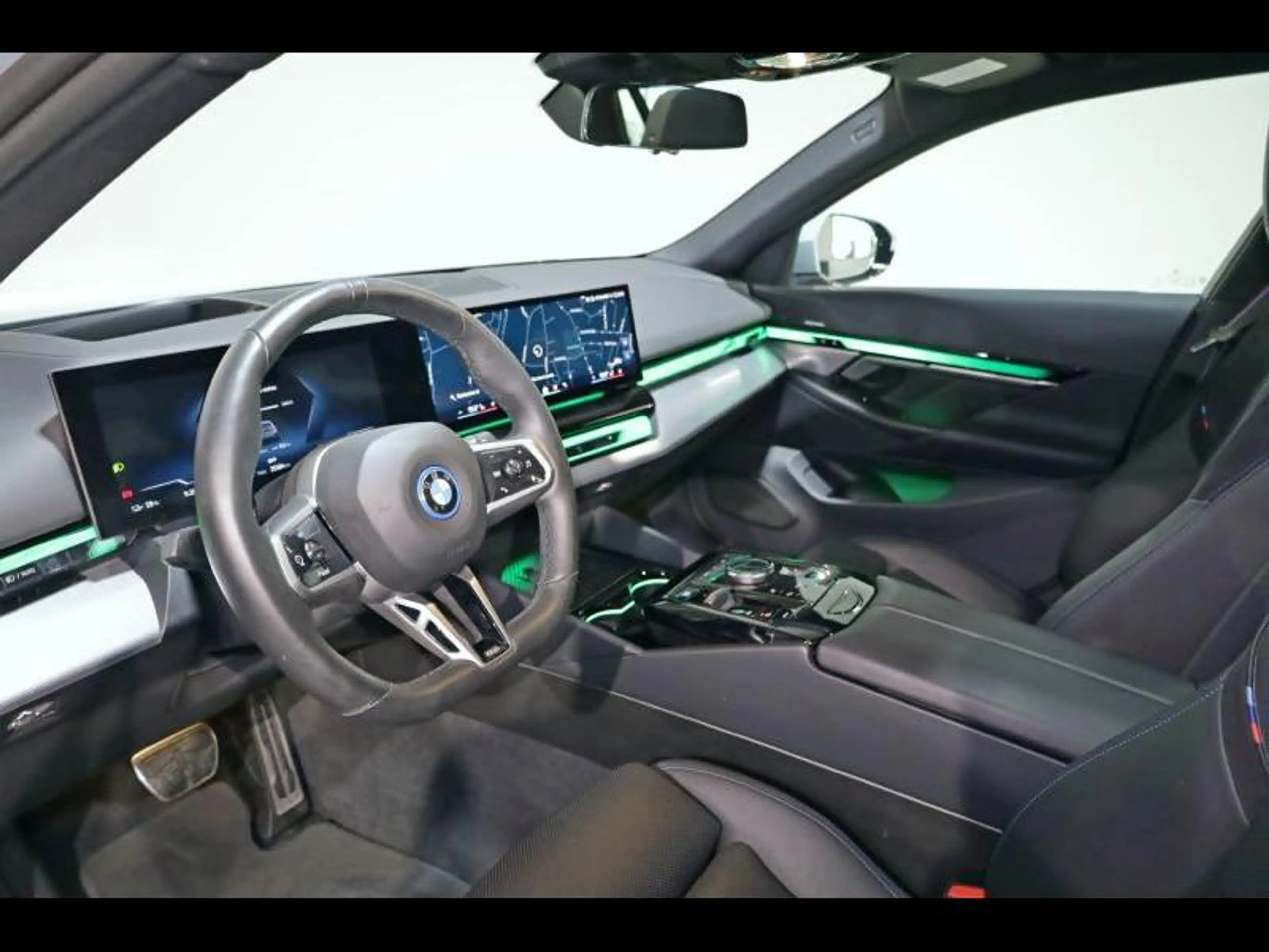 BMW i5 eDrive40 Touring Kit M Sport — photo 6