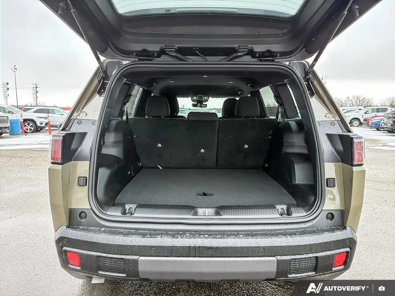 Jeep Cherokee снимка Jeep Cherokee