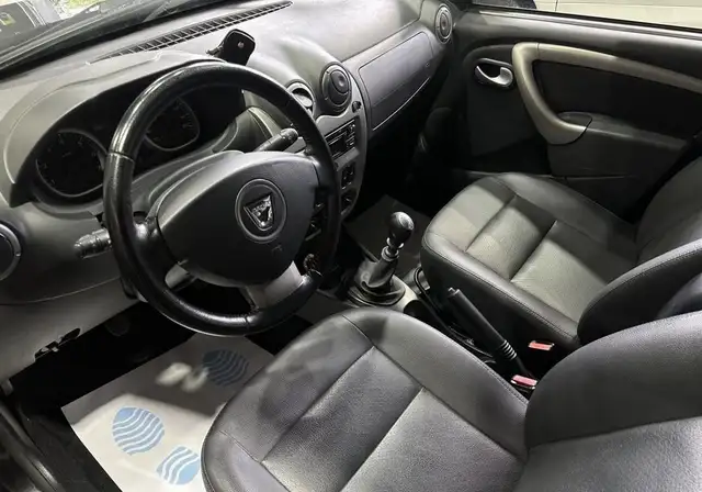 Dacia Duster view 10