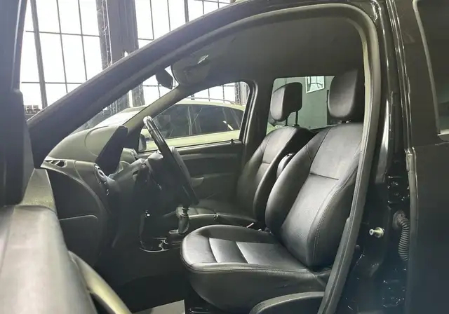Dacia Duster view 11
