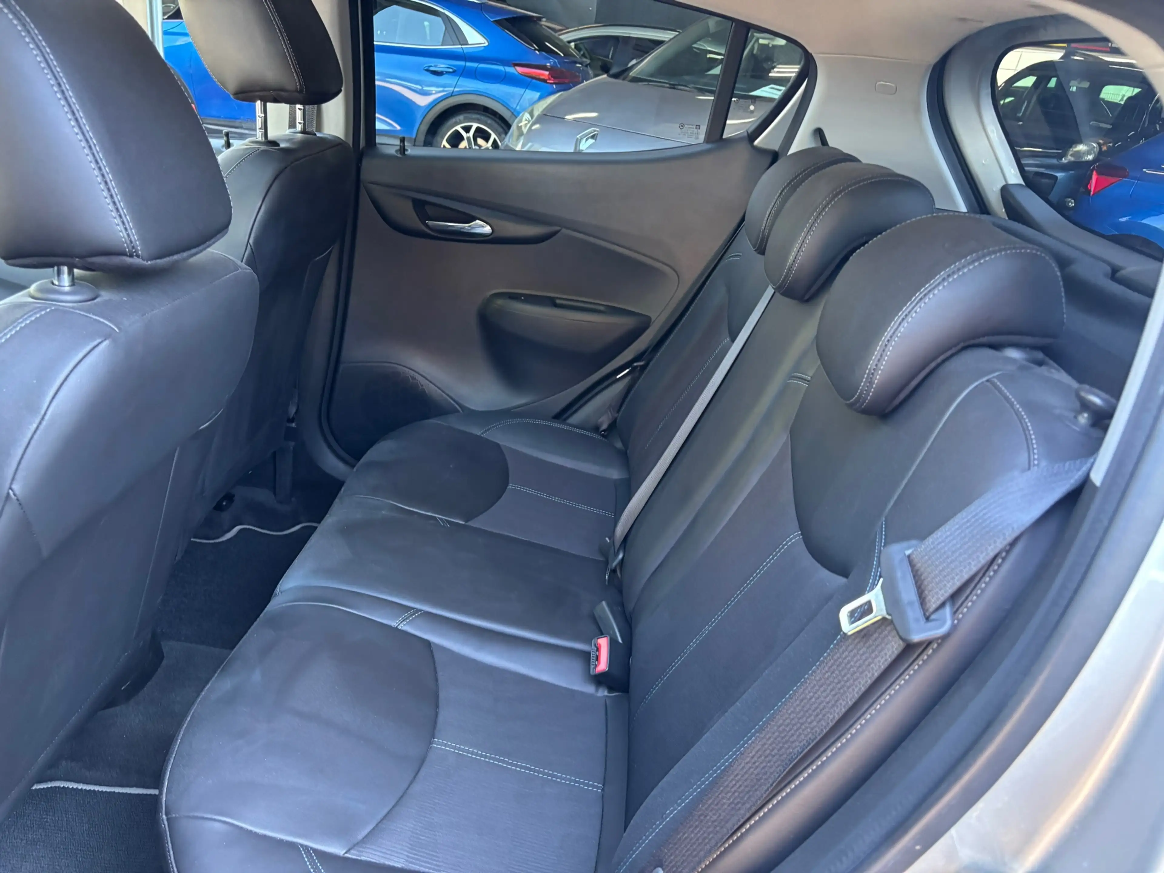 Opel Karl 1.0 ecoFLEX Cosmo — photo 11