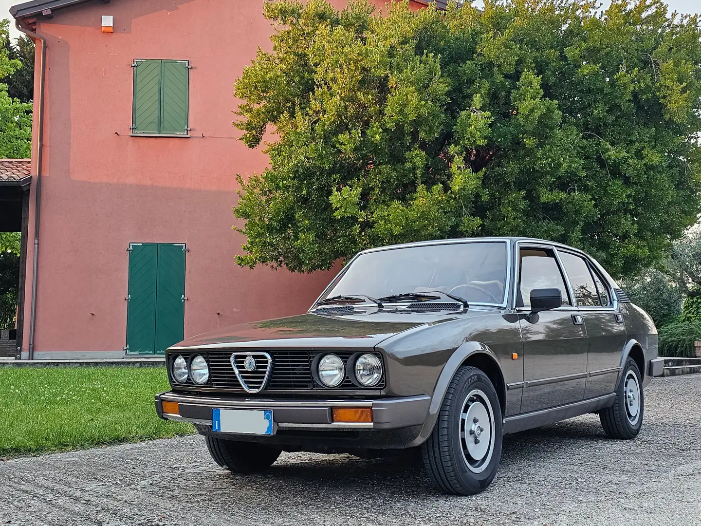 Alfa Romeo Alfetta 2.0 quadrifoglio oro carburatori Bronze - 1