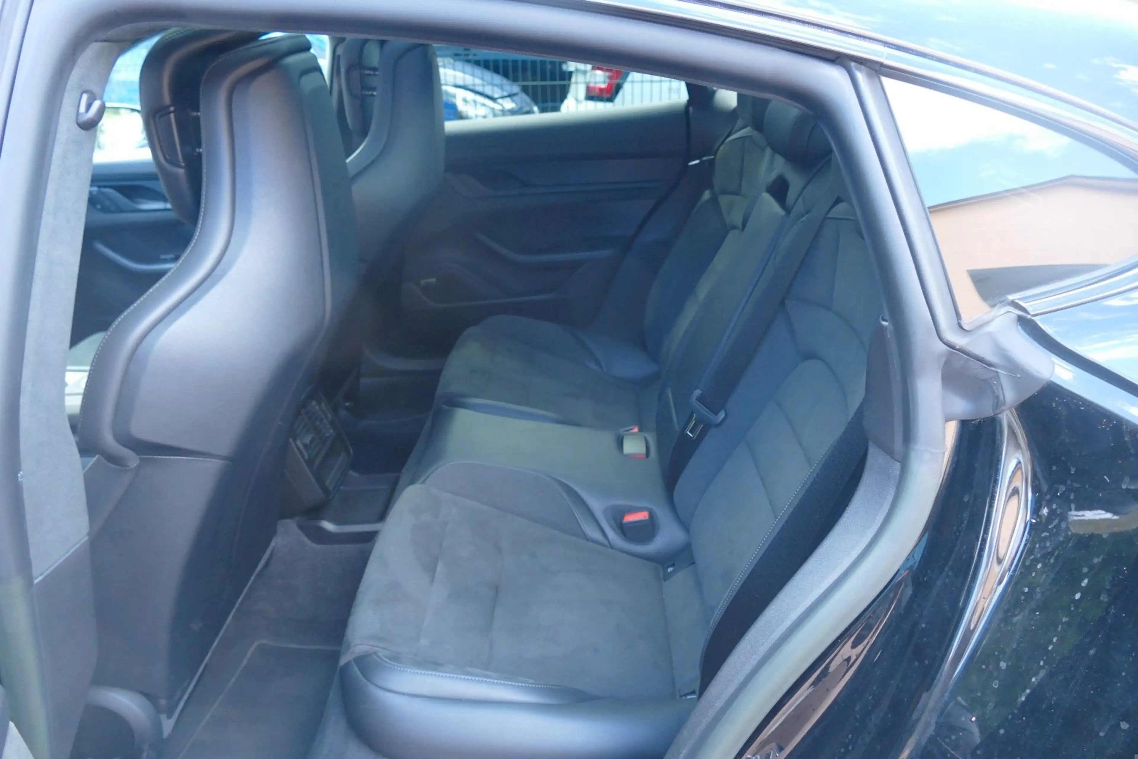 Porsche Taycan GTS Approved Garantie Pannorama Mod 2023 — photo 12