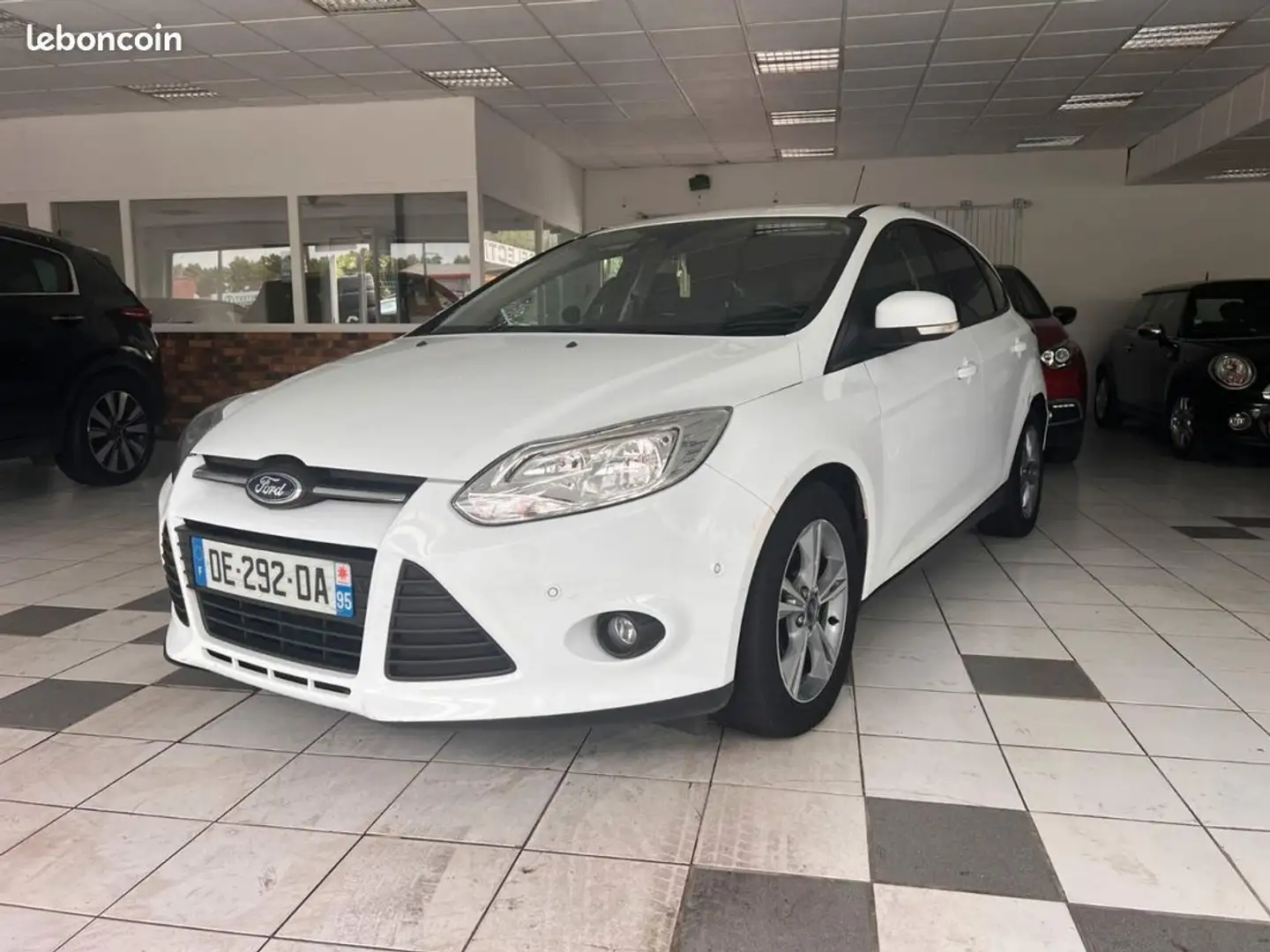 Ford Focus titanium 1.0 ecoboost 125cv garantie Noir - 1