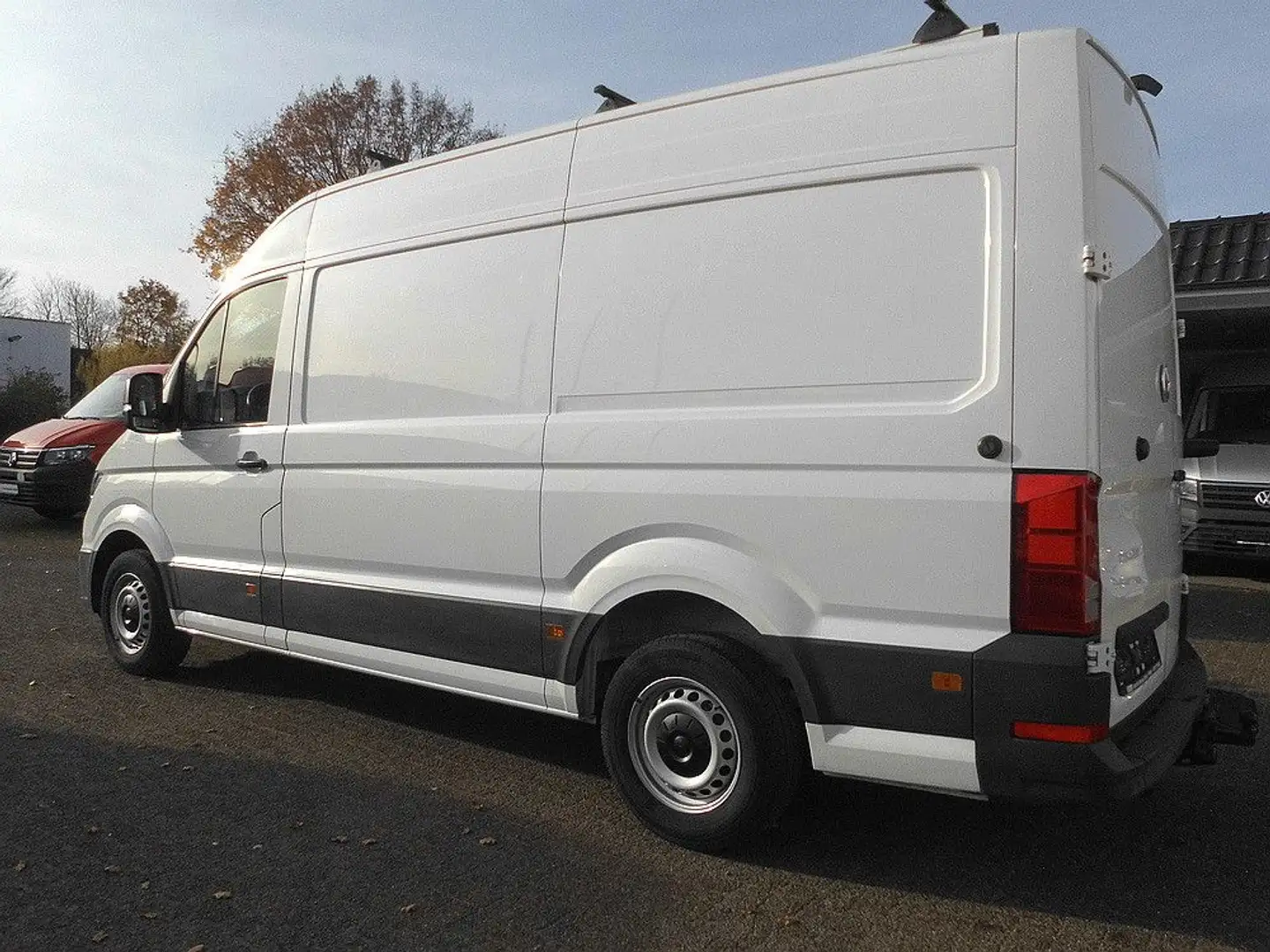 Volkswagen Crafter Kasten 35 mittellang Hochdach FWD AHK Weiß - 2