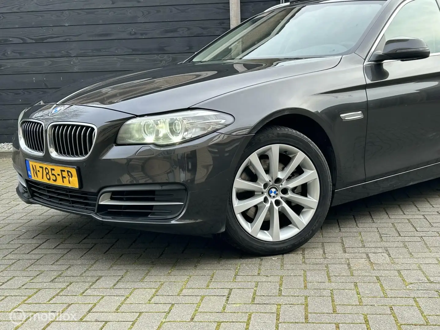 BMW 520 5-serie Touring 520xd 184 PK AUT. High Executive 1 Brun - 2
