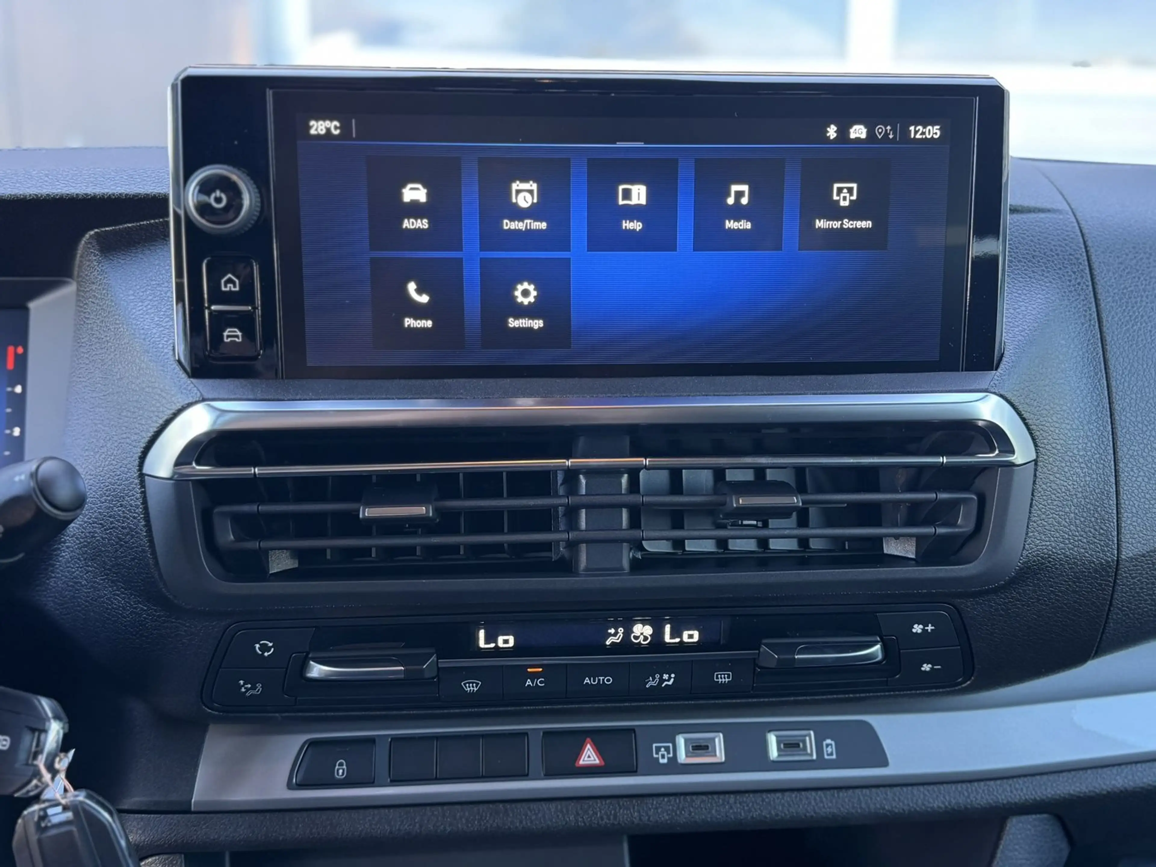 Opel Zafira Edition XL 9 Sitze Business Edition 2,2 L — photo 13
