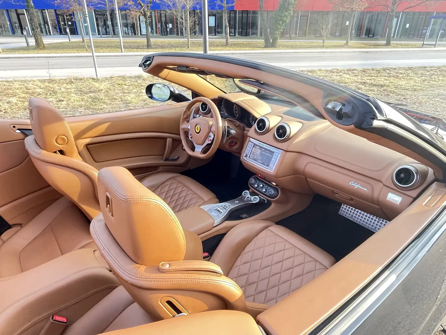 Ferrari California NEU Service - HU - Reifen NEU - Top Zustand - 1