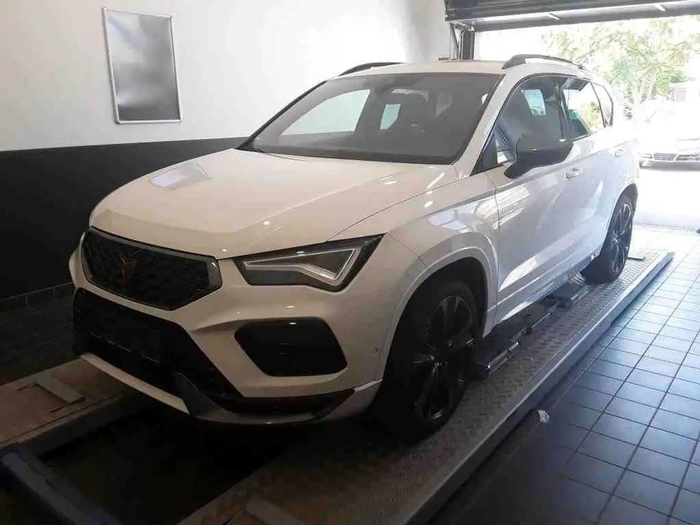 CUPRA Ateca 2.0TSI 4Drive/LED/AHK/360°/VIRTUAL/SHZ/NAV Blanc - 1