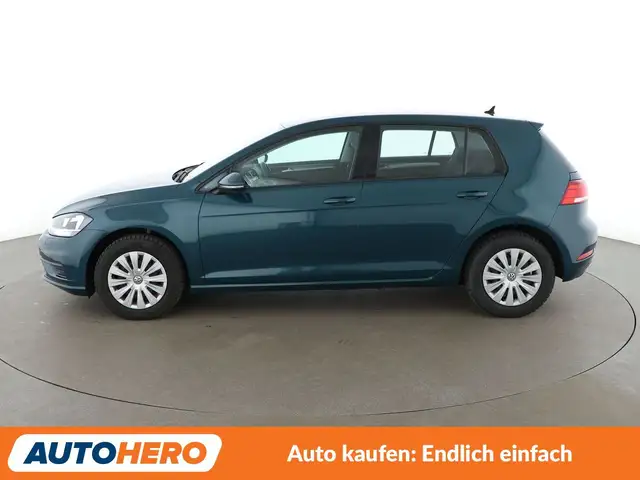 Volkswagen Golf view 3