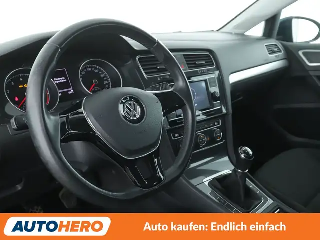 Volkswagen Golf view 11