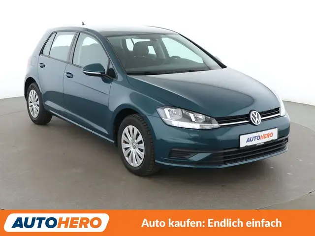 Volkswagen Golf view 8