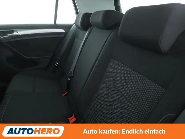 Volkswagen Golf view 14