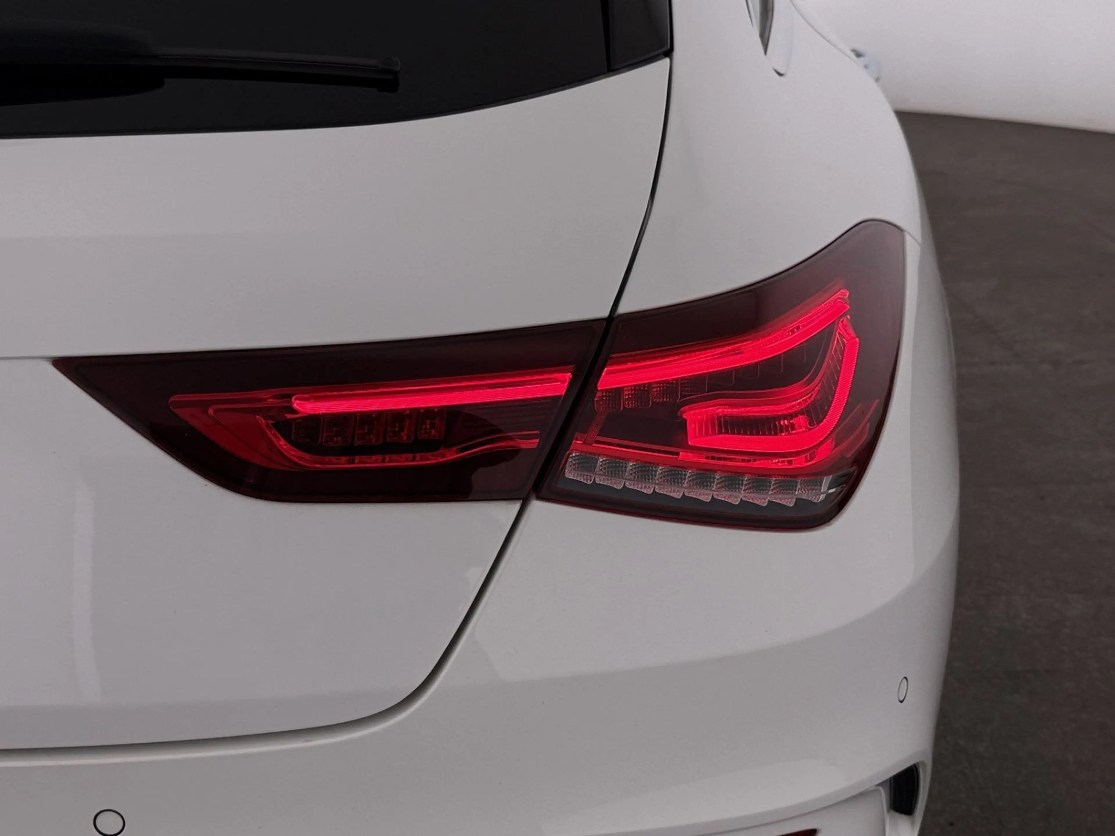 Mercedes-Benz CLA 220 d Shooting Brake AMG-Line Aut LED AHK — photo 11