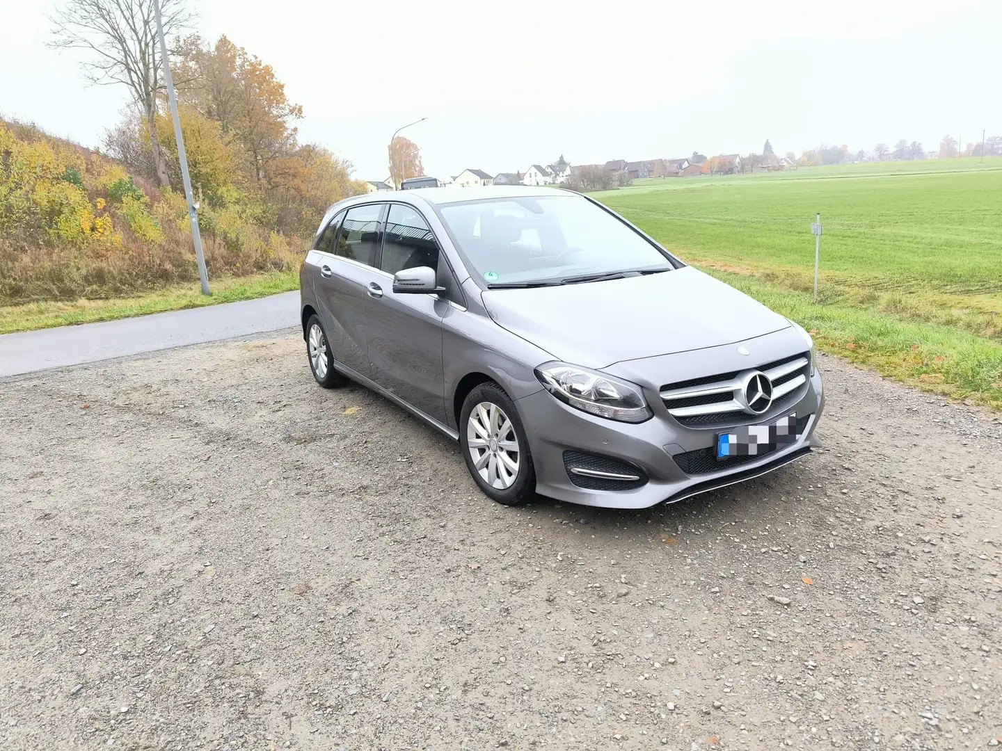 Mercedes-Benz B 180 B 180 7G-DCT Grau - 1