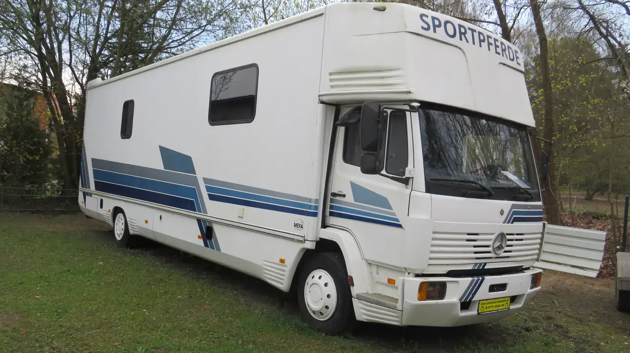 Mercedes-Benz 1307 Mefa für bis zu 6 Pferde, foto 1