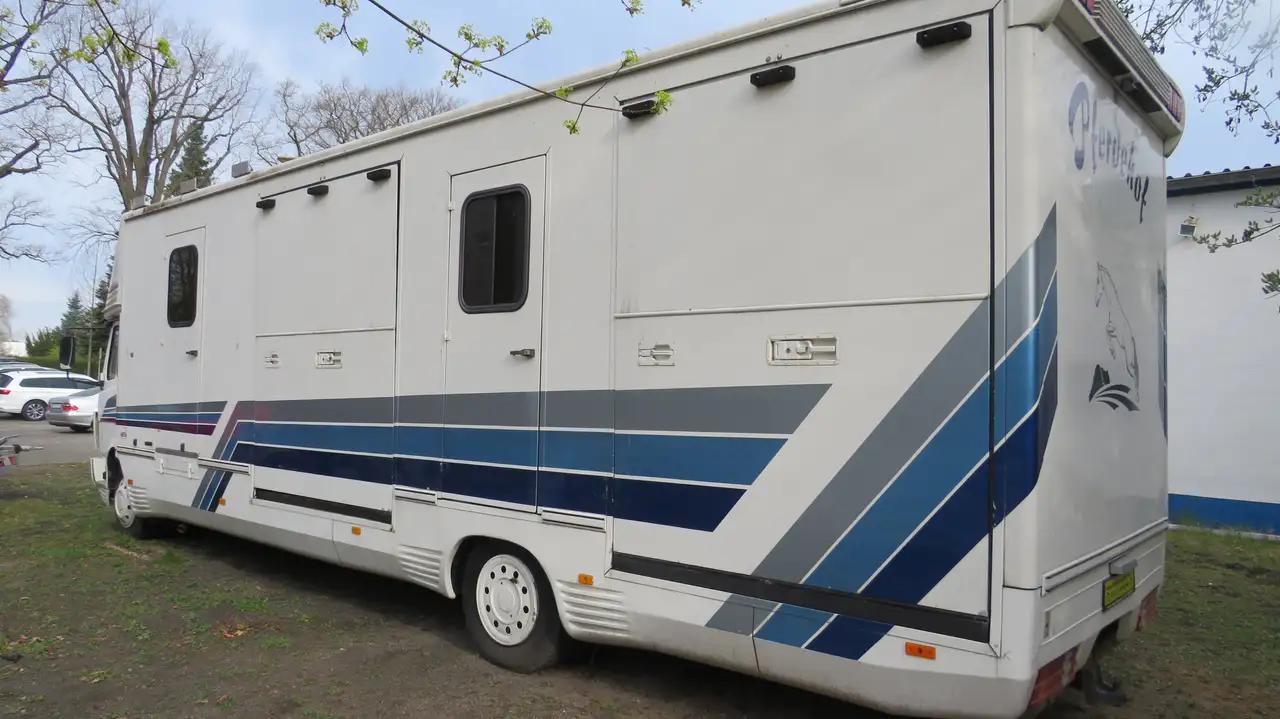Mercedes-Benz 1307 Mefa für bis zu 6 Pferde, foto 4