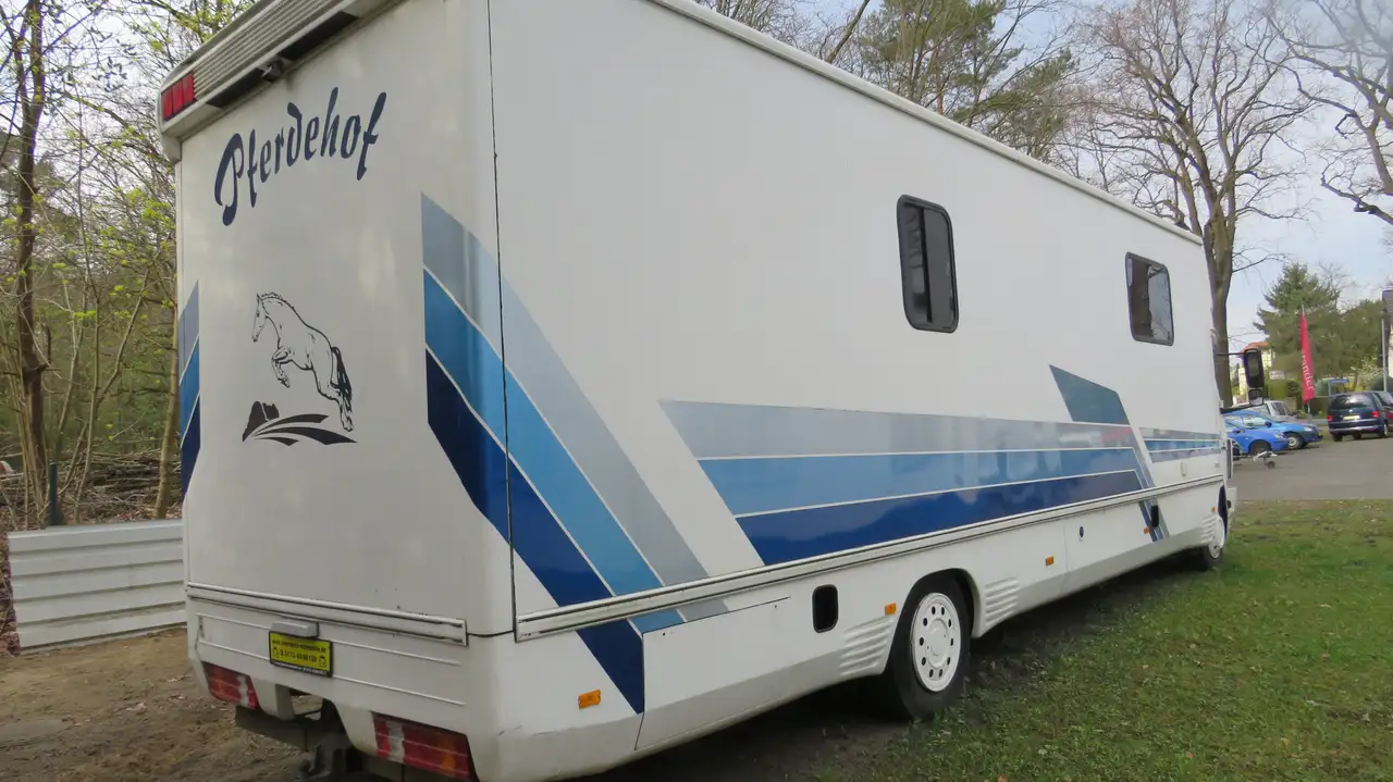 Mercedes-Benz 1307 Mefa für bis zu 6 Pferde, foto 6