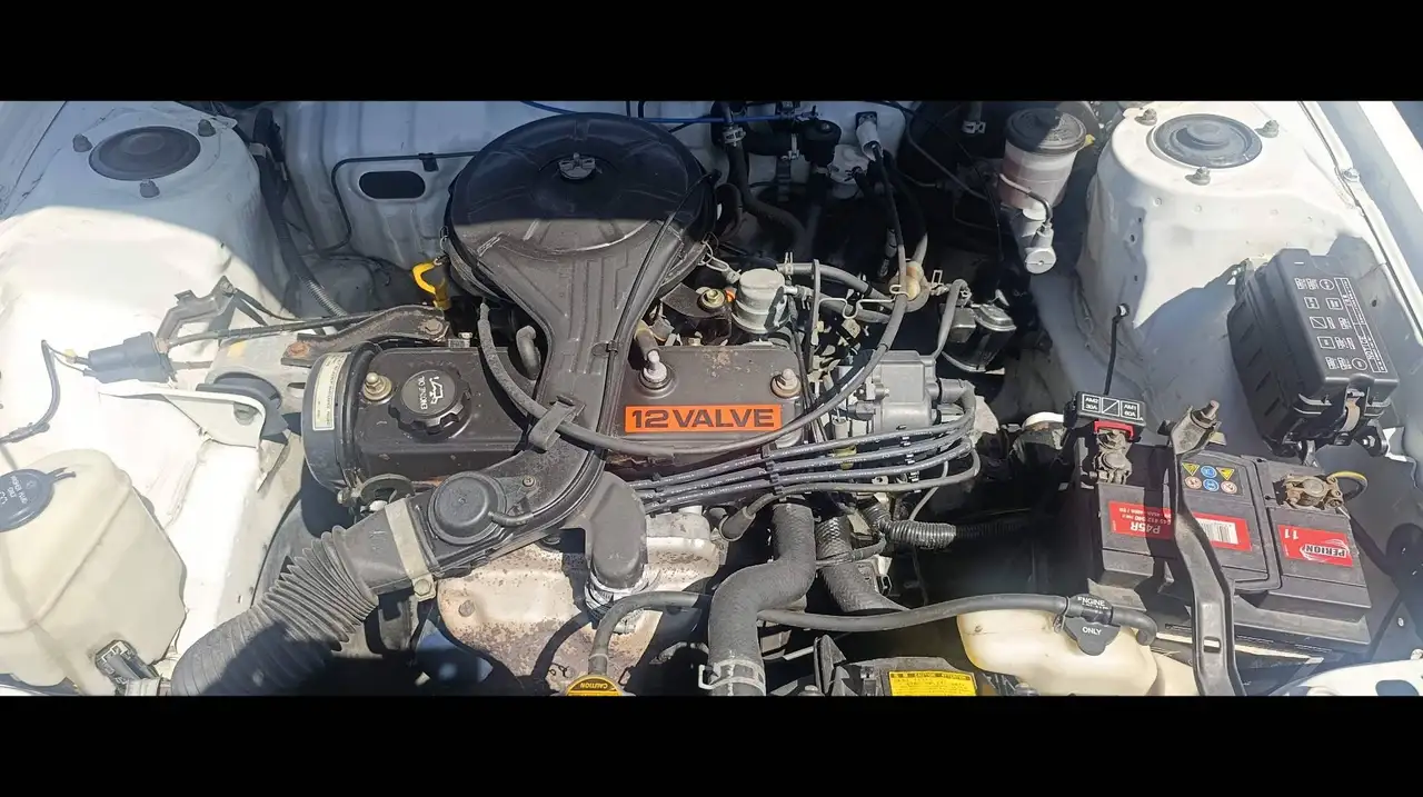 Toyota Corolla 1.3 GL Liftback 12 v 82cv, foto 4