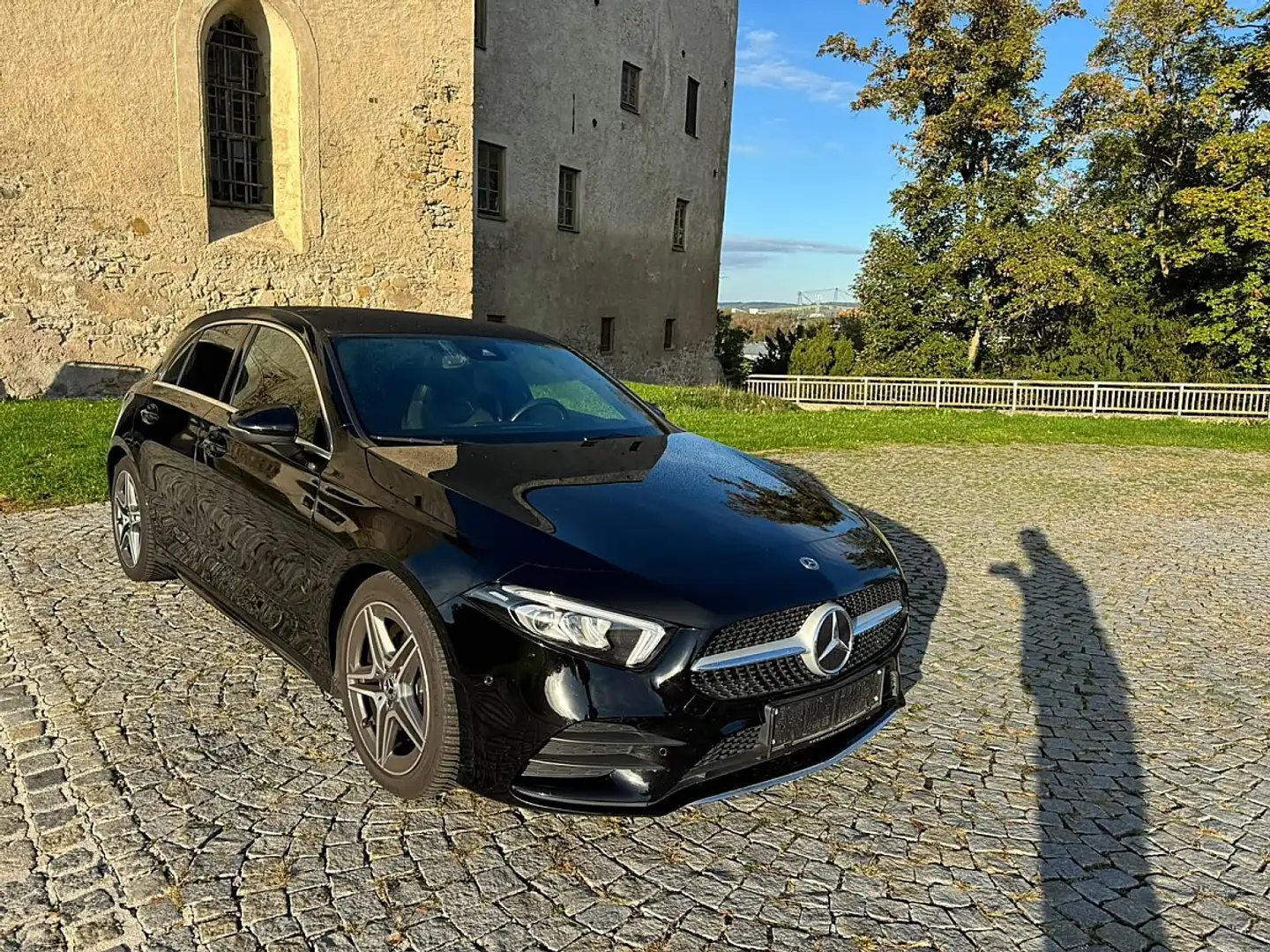 Mercedes-Benz A 160 d AMG Line (EURO 6d-TEMP) Schwarz - 2