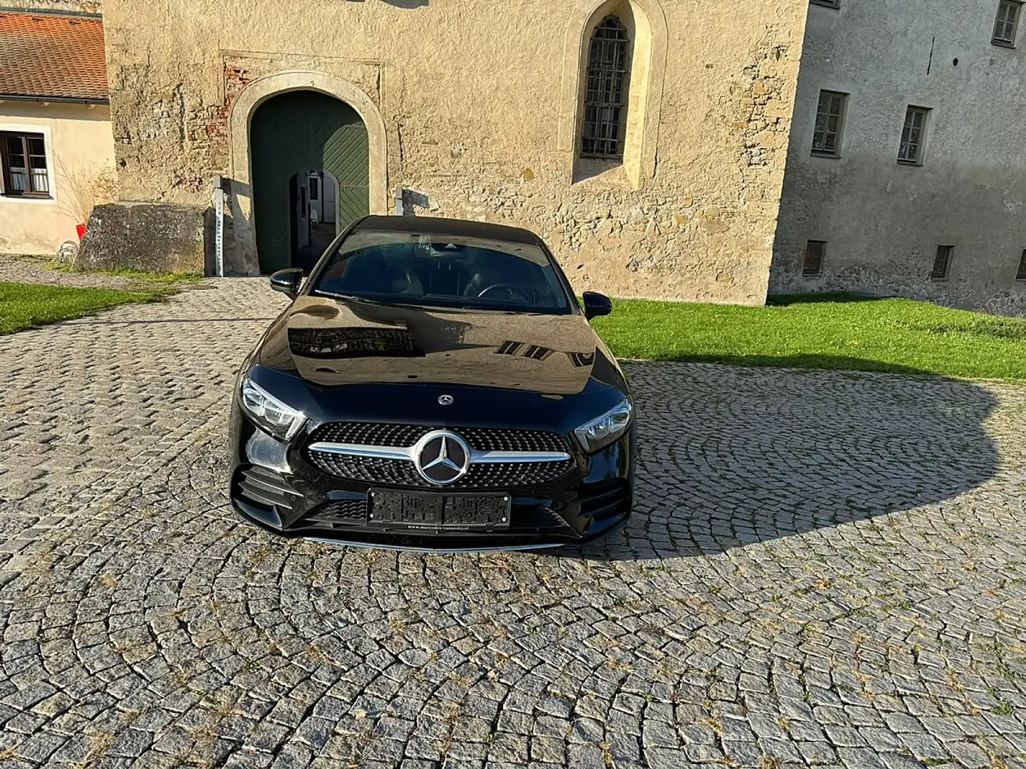 Mercedes-Benz A 160 d AMG Line (EURO 6d-TEMP) Schwarz - 1