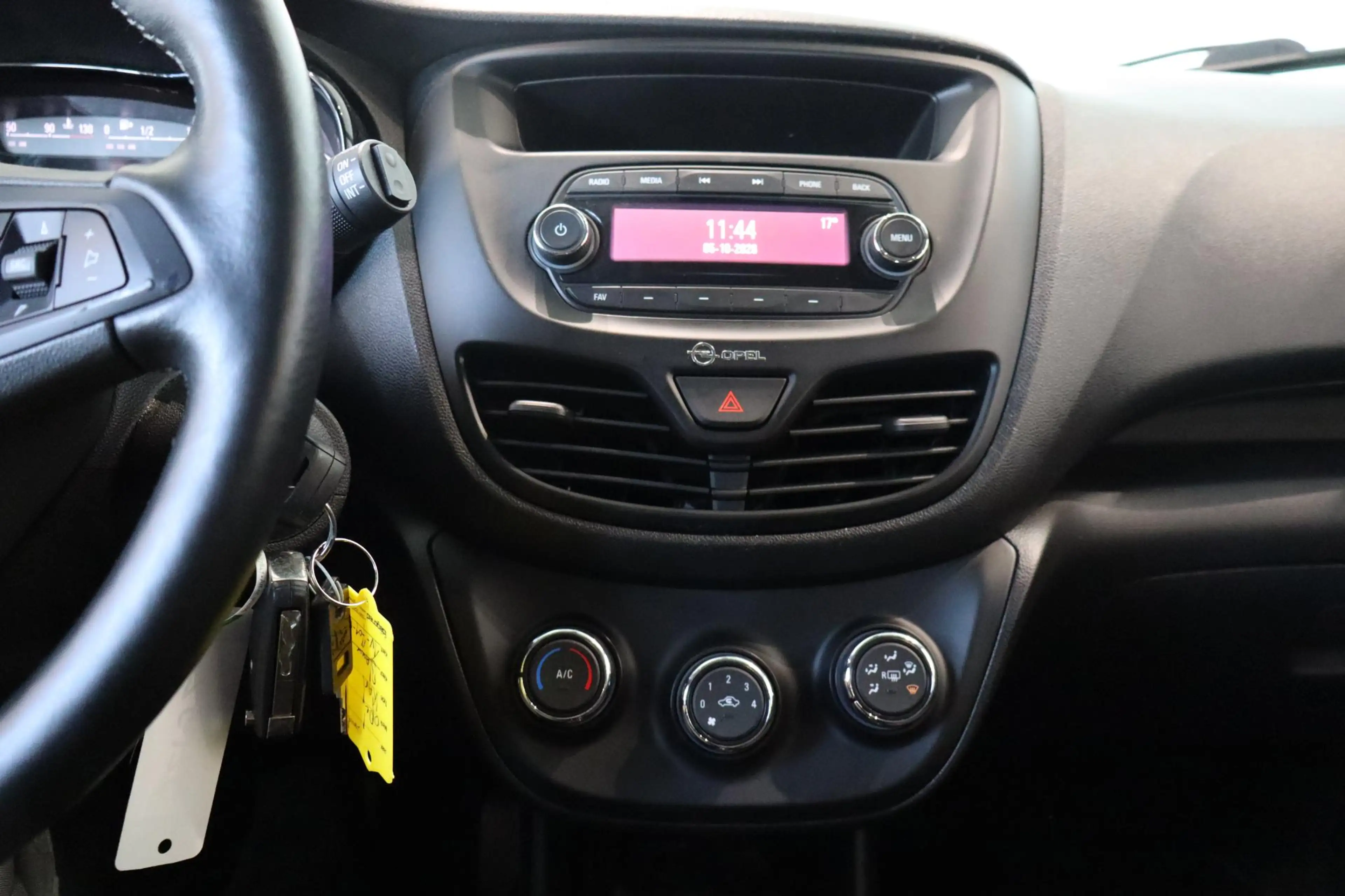 Opel Karl 1.0 ecoFLEX Edition — photo 10