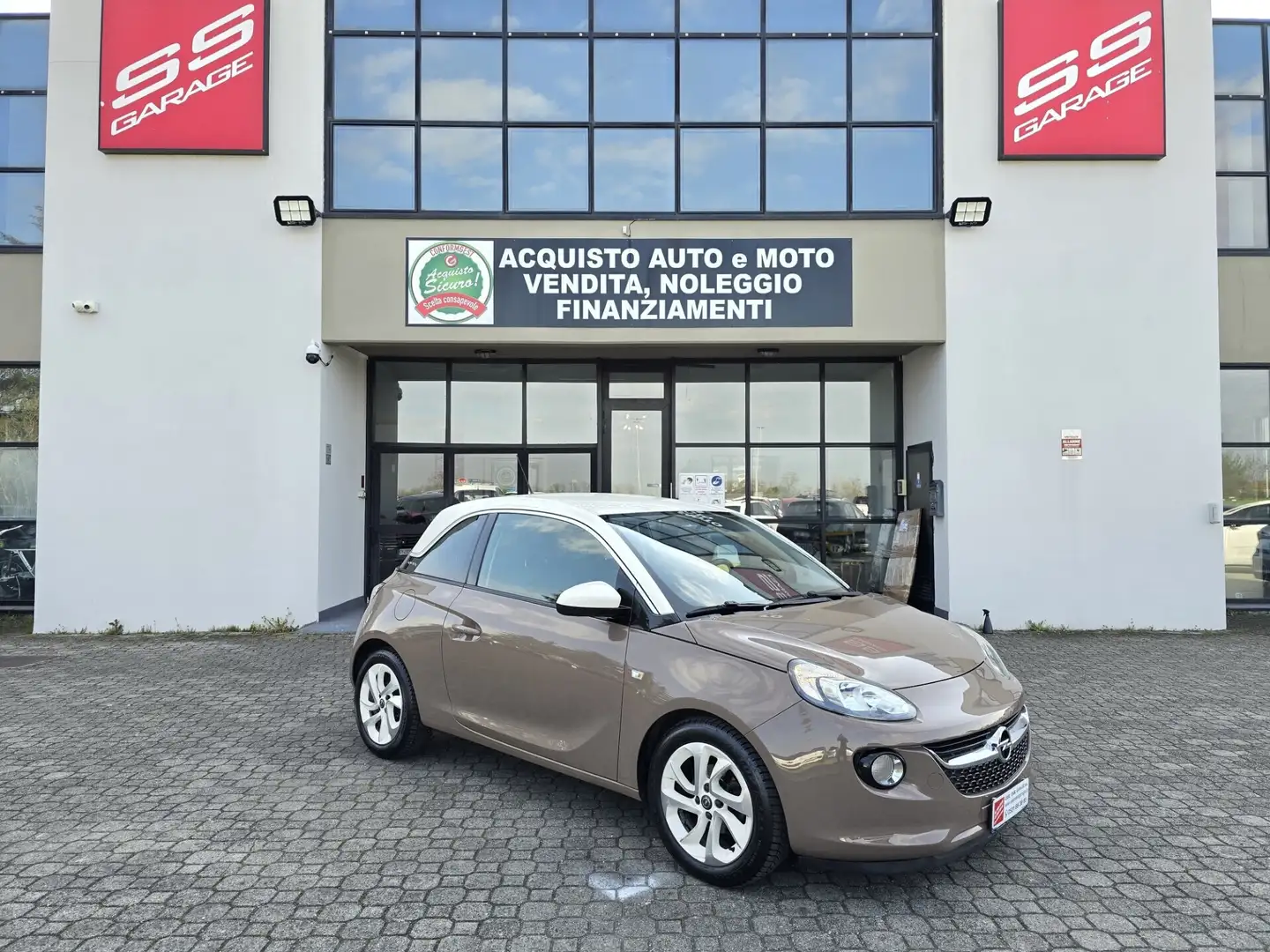 Opel Adam 1.4 87 CV GPL Tech Unlimited Beige - 1