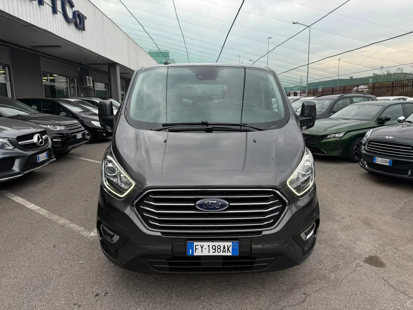 Ford Tourneo Custom 2.0/ 8 POSTI / AUTOMATICO Szürke - 2