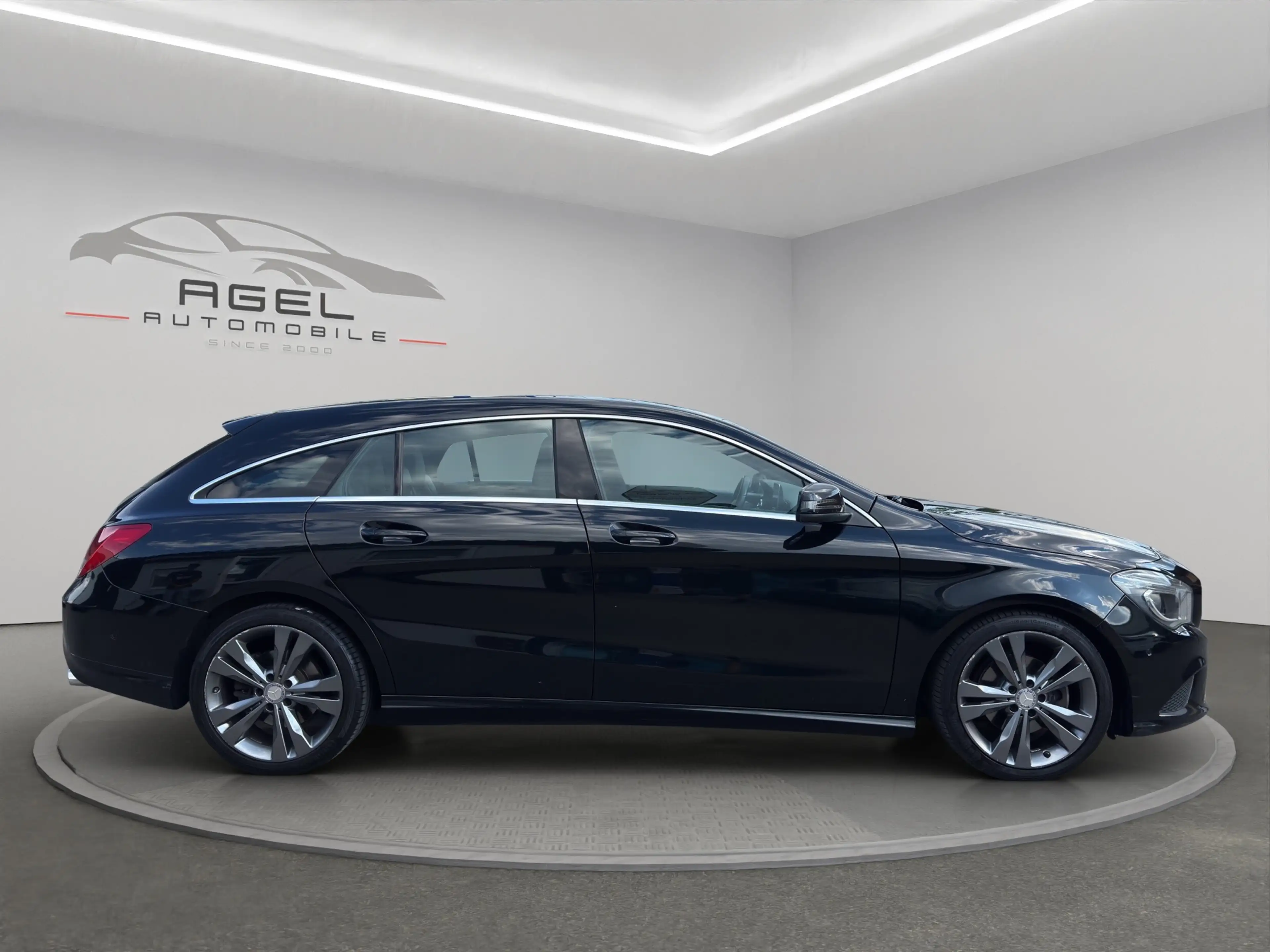 Mercedes-Benz CLA 220 CLA 220 CDI*Vollleder*Ambiente*Kamera*LMF*Xenon*PDC* — photo 4