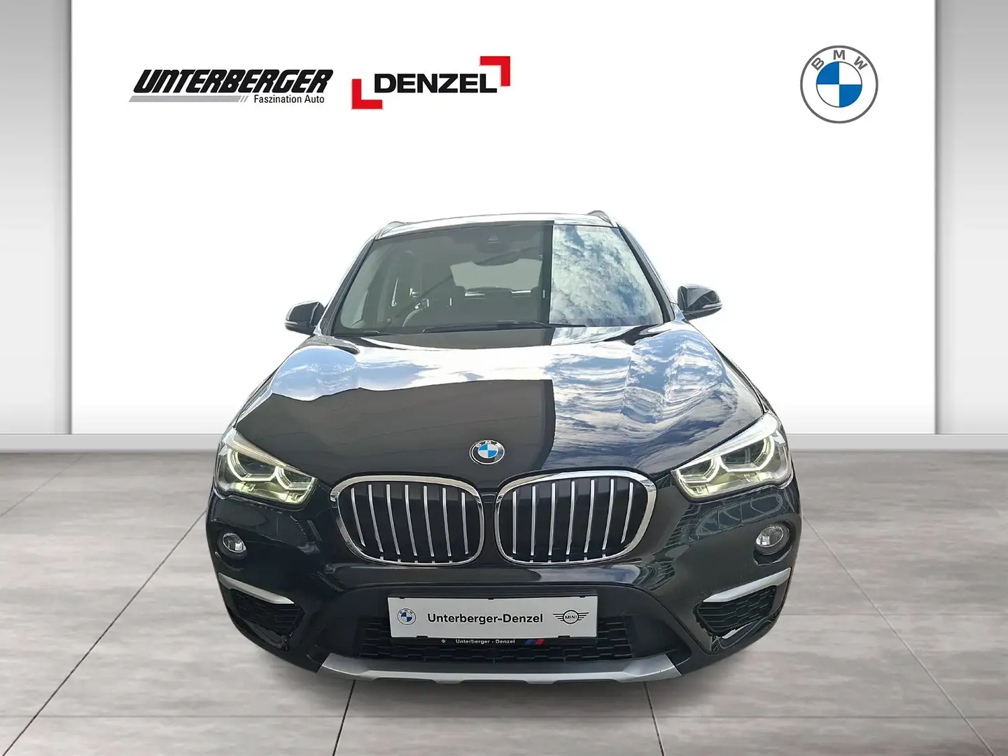 BMW X1 xDrive18d (F48) xLine Schwarz - 2