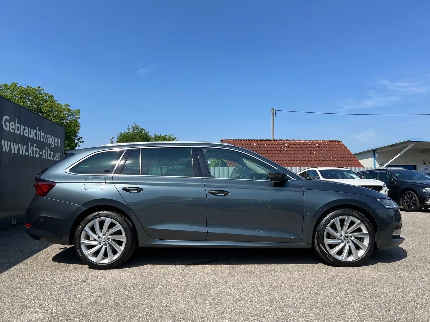 Skoda Octavia Combi 2,0 TDI Style DSG | ACC/HUD/MATRIX Grau - 2