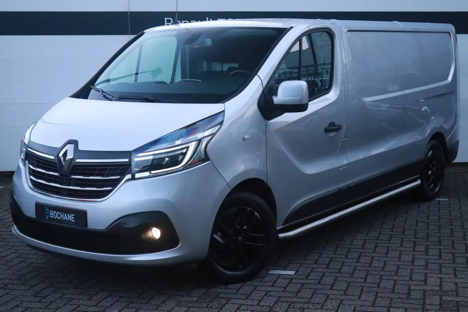 Renault Trafic 2.0 dCi 170 T29 L2H1 Luxe | Automaat | Sidebars | Grijs - 2