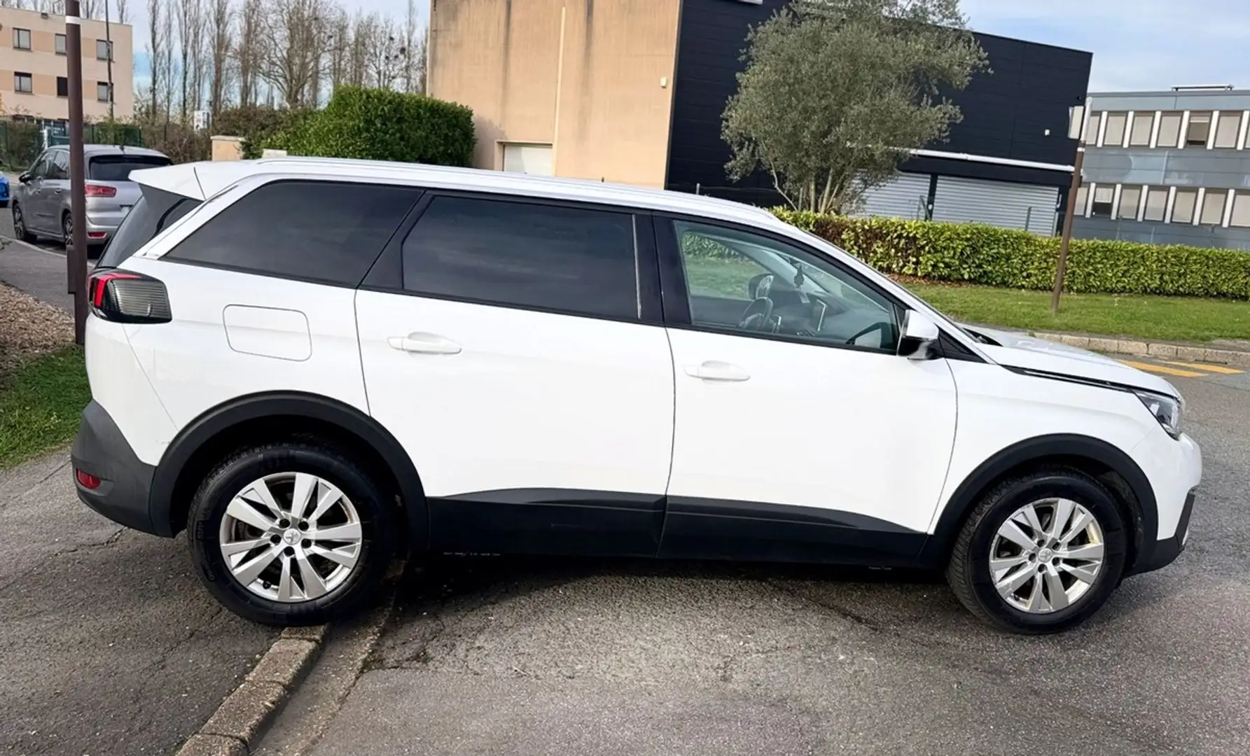 Peugeot 5008 Active Business 1.2 PT 130CV BVA8 9158HT Weiß - 2