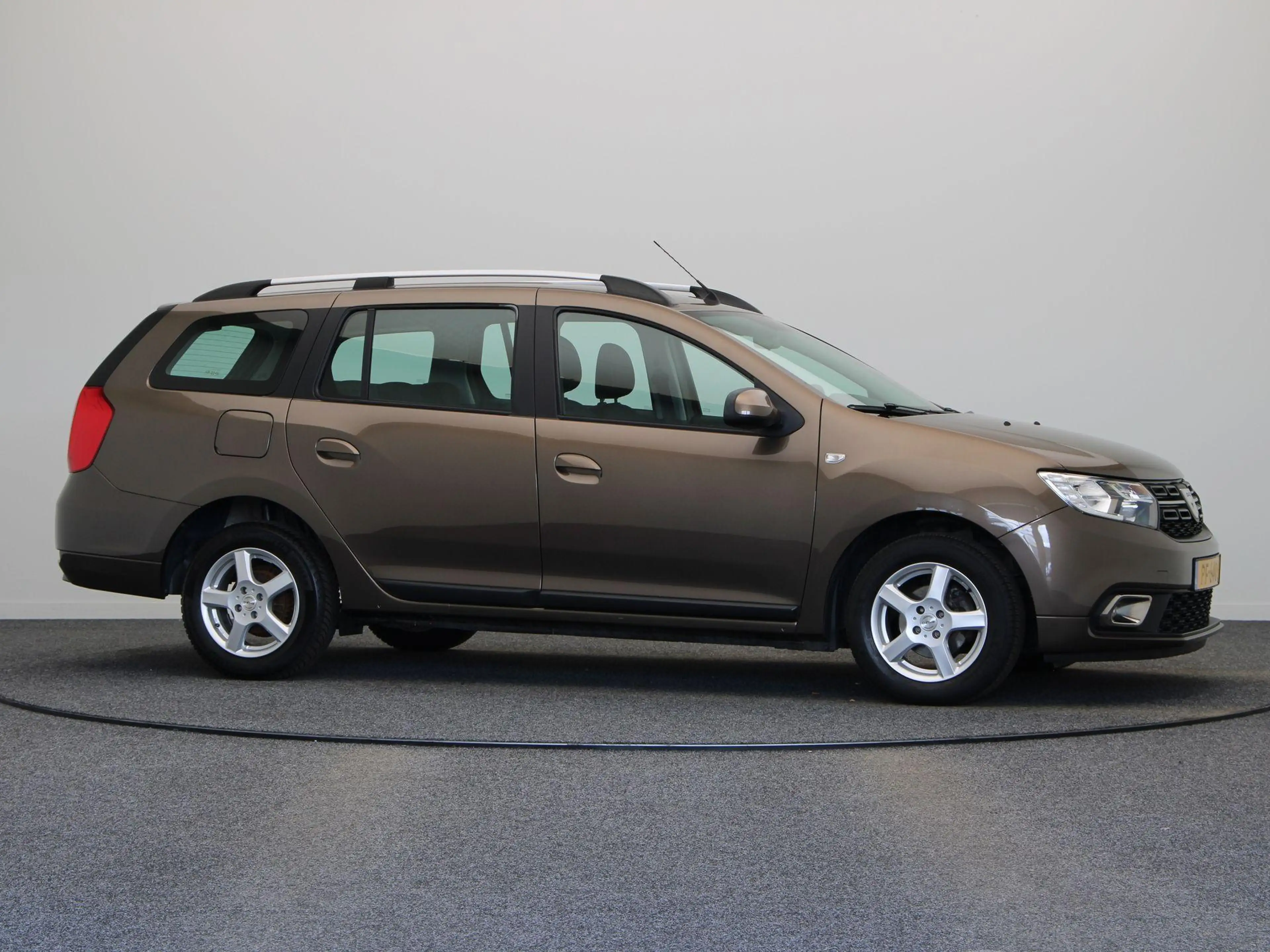 Dacia Logan MCV 90pk TCe Laureate | 100% Dealer onderhouden! | — photo 14
