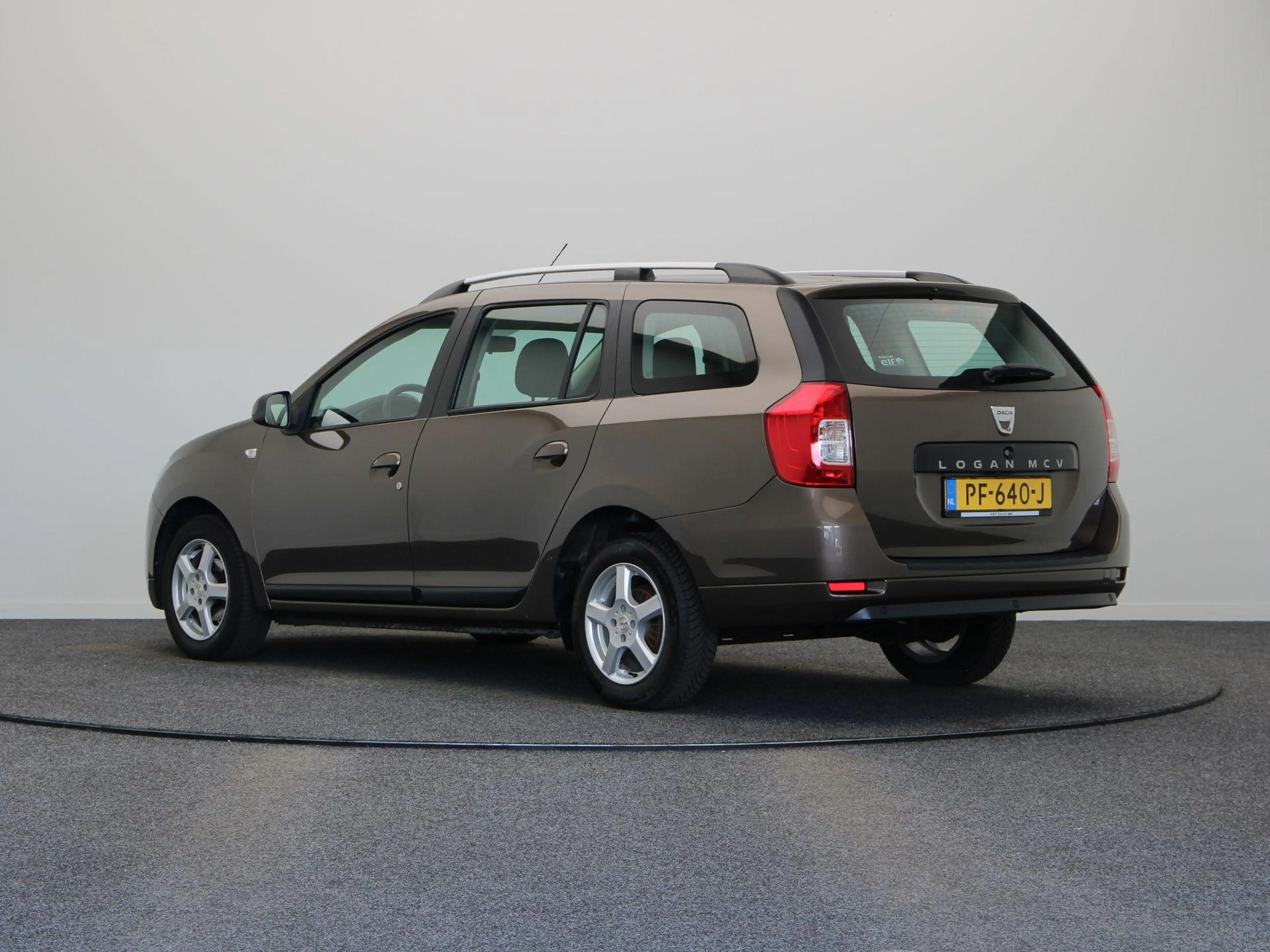 Dacia Logan MCV 90pk TCe Laureate | 100% Dealer onderhouden! | — photo 2