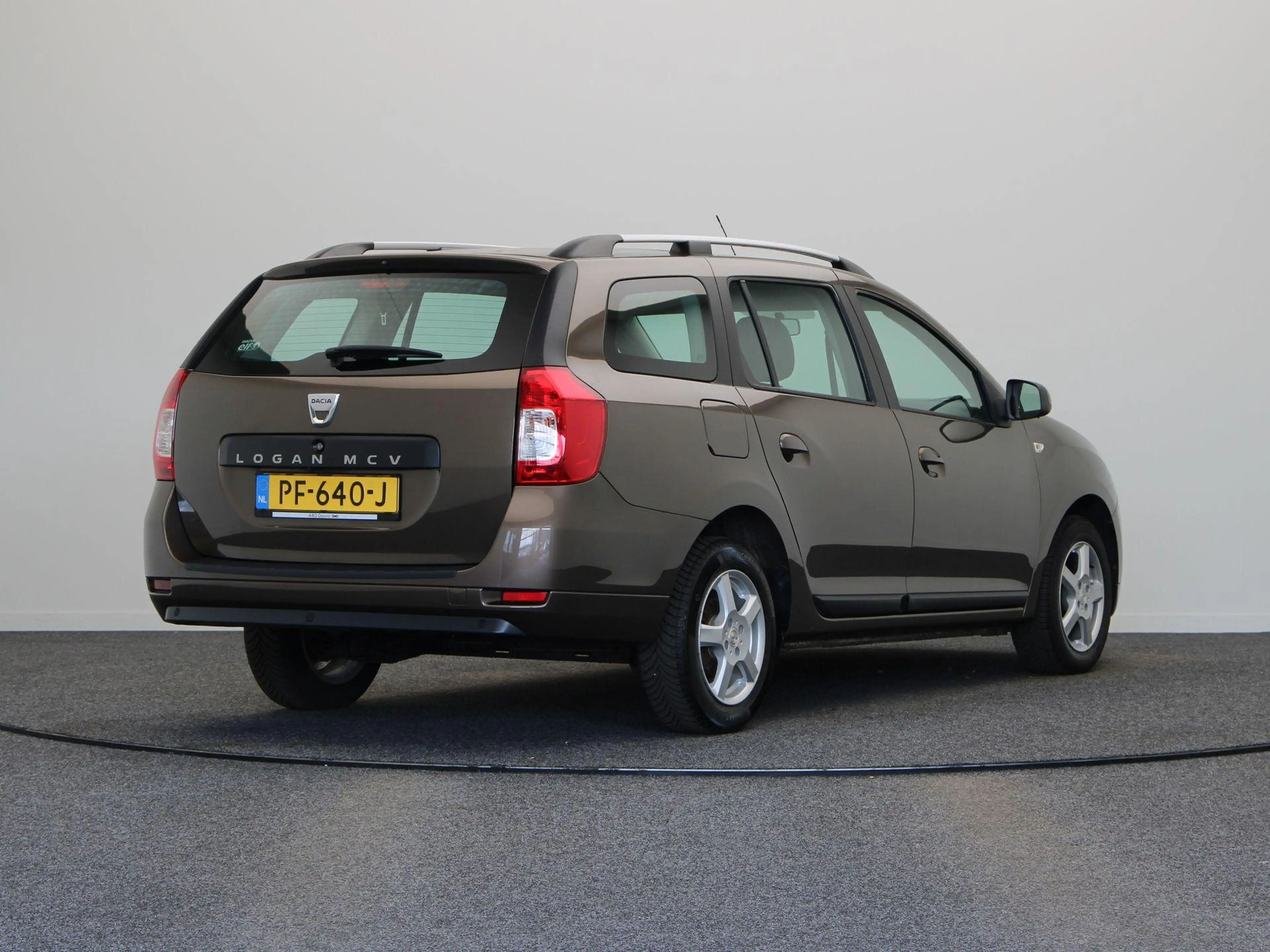 Dacia Logan MCV 90pk TCe Laureate | 100% Dealer onderhouden! | — photo 11