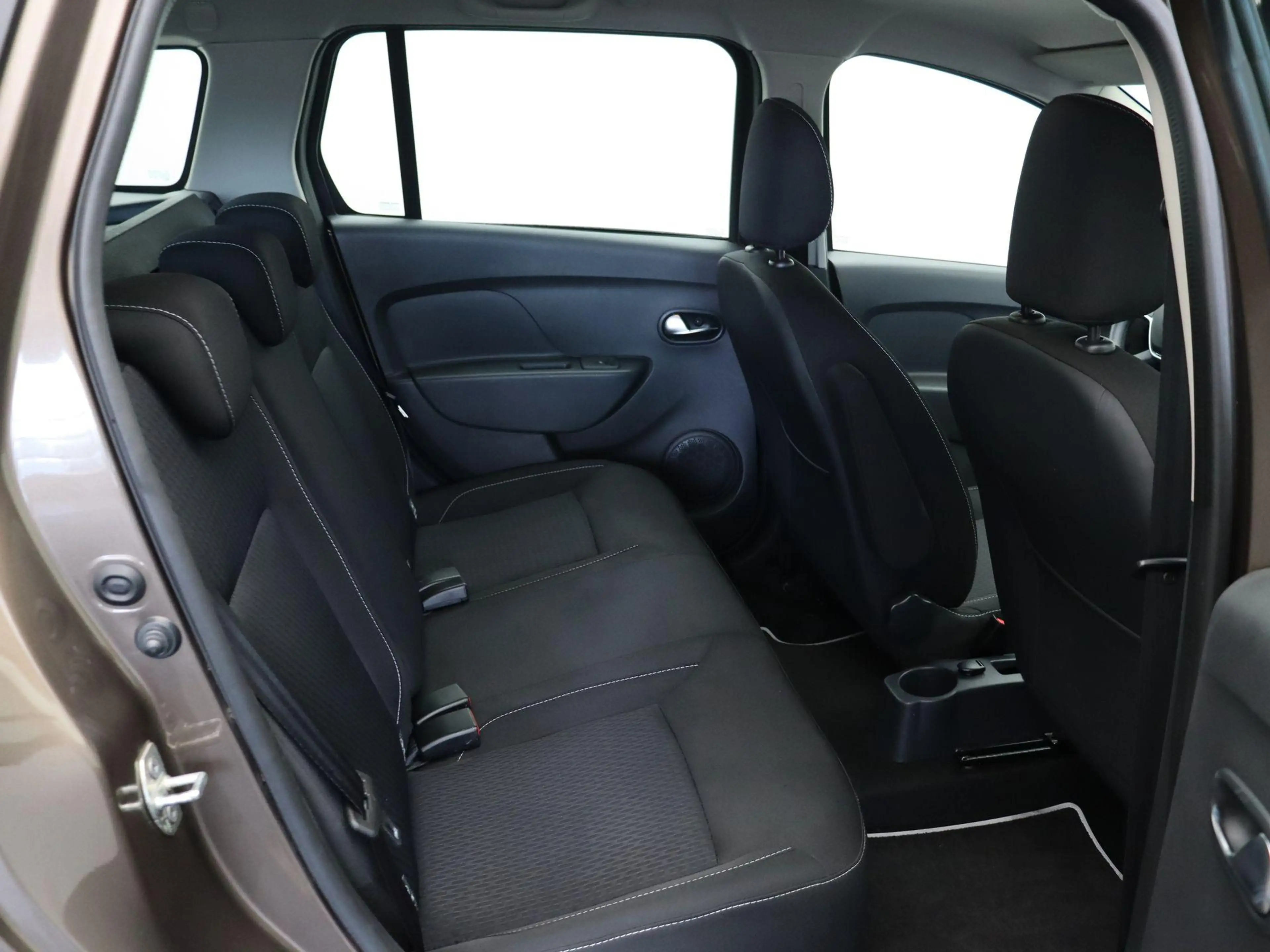Dacia Logan MCV 90pk TCe Laureate | 100% Dealer onderhouden! | — photo 8