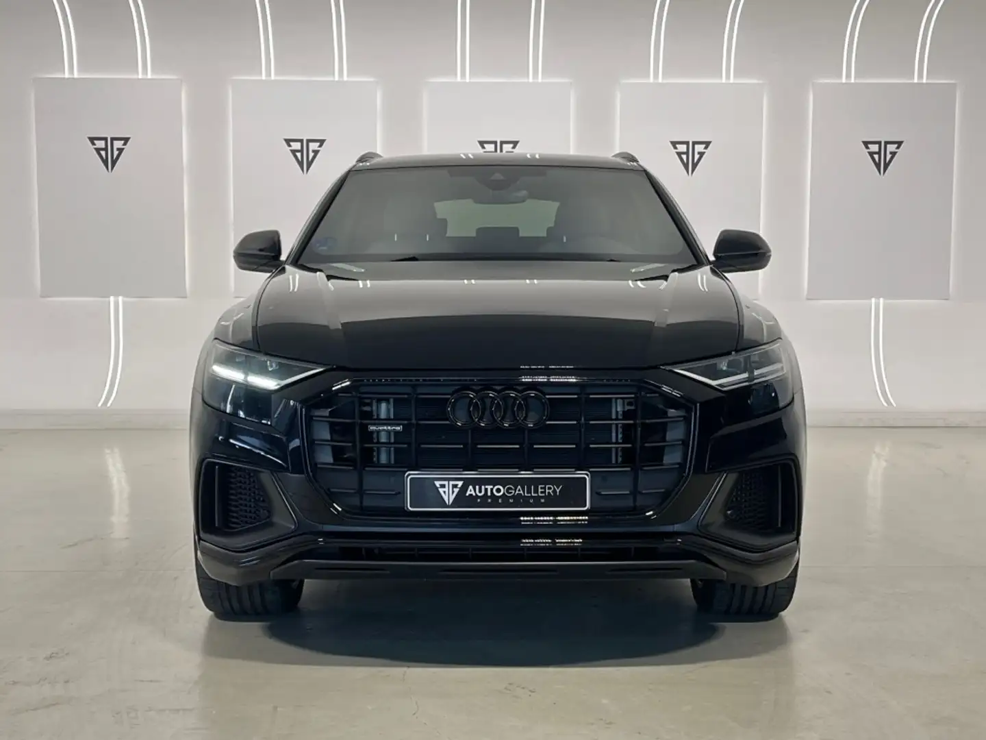 Audi Q8 55 TFSIe Black line quattro Noir - 2