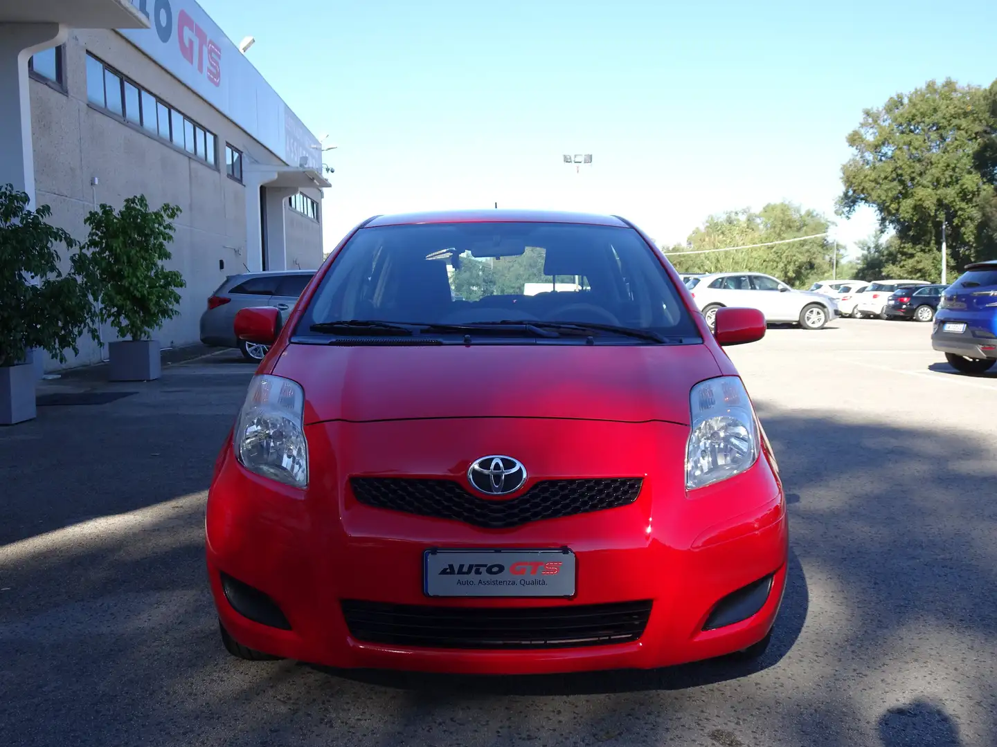 Toyota Yaris Yaris 5p 1.0 Now Rouge - 2