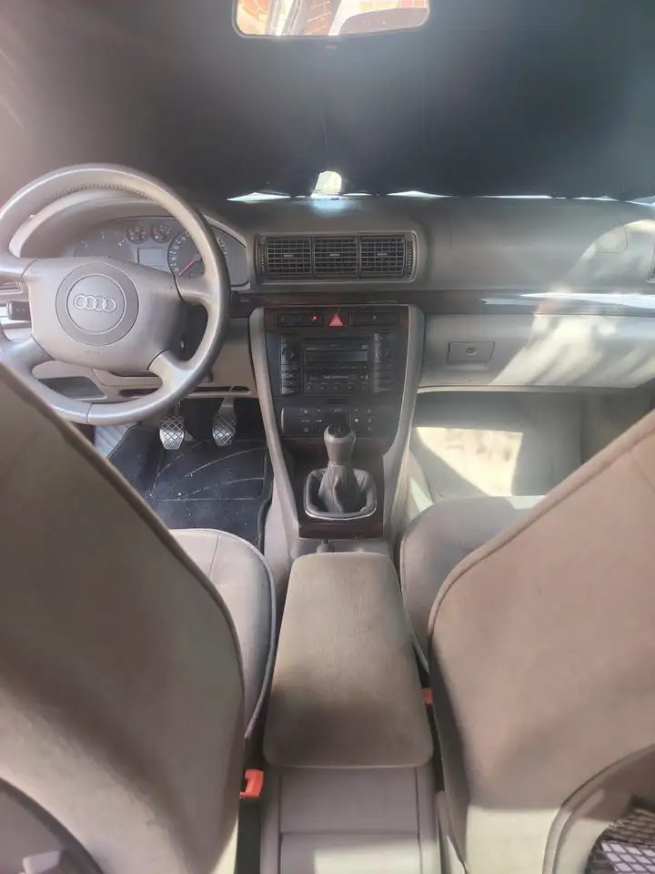 Audi A4 1.9 TDI - 110, foto 5