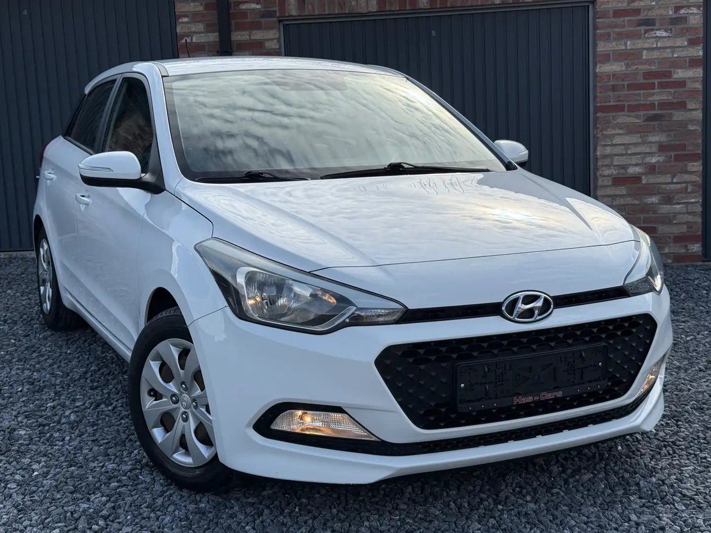 Hyundai i20 1.1 CRDi ( 90.677Km ) Euro 6b ( Garantie 1An ) ! Blanc - 1